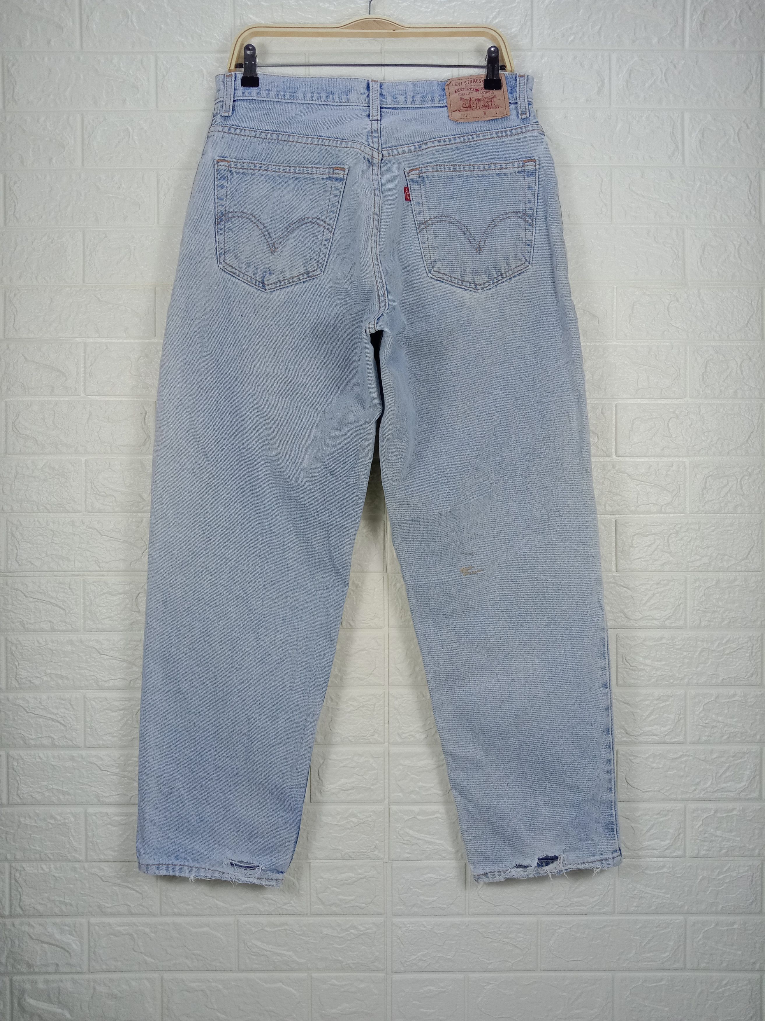 Levi's Vintage Levi's 560 Jeans Light Wash Distressed Denim Size US 32 / EU 48 - 5 Thumbnail