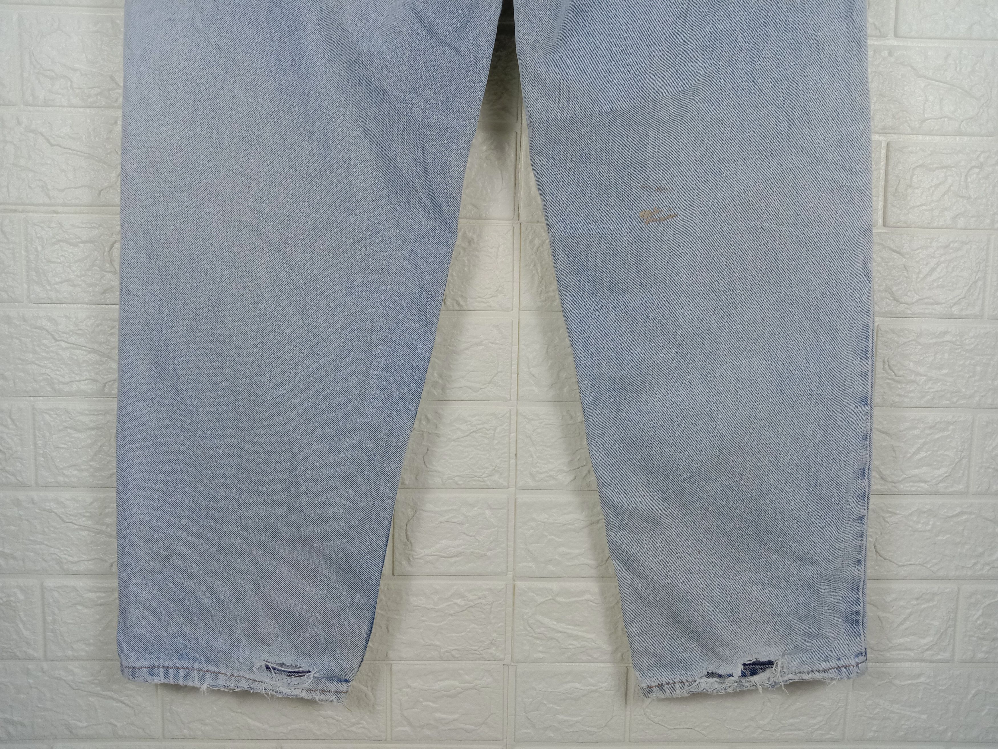 Levi's Vintage Levi's 560 Jeans Light Wash Distressed Denim Size US 32 / EU 48 - 8 Thumbnail