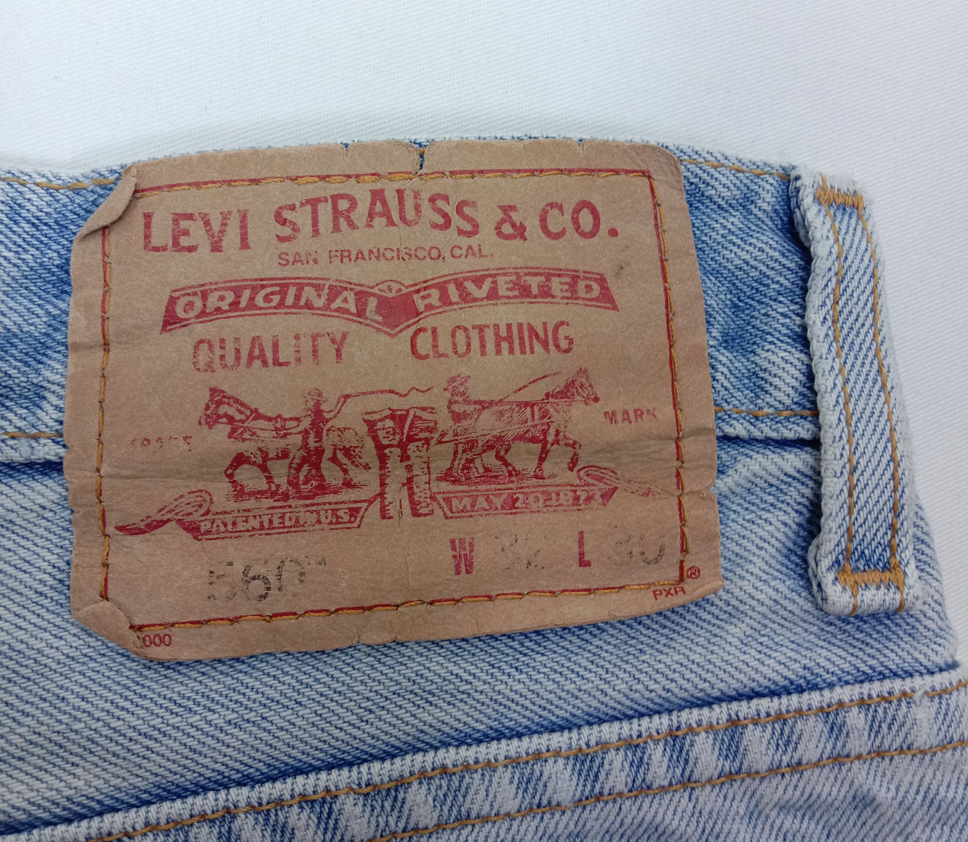 Levi's Vintage Levi's 560 Jeans Light Wash Distressed Denim Size US 32 / EU 48 - 14 Thumbnail