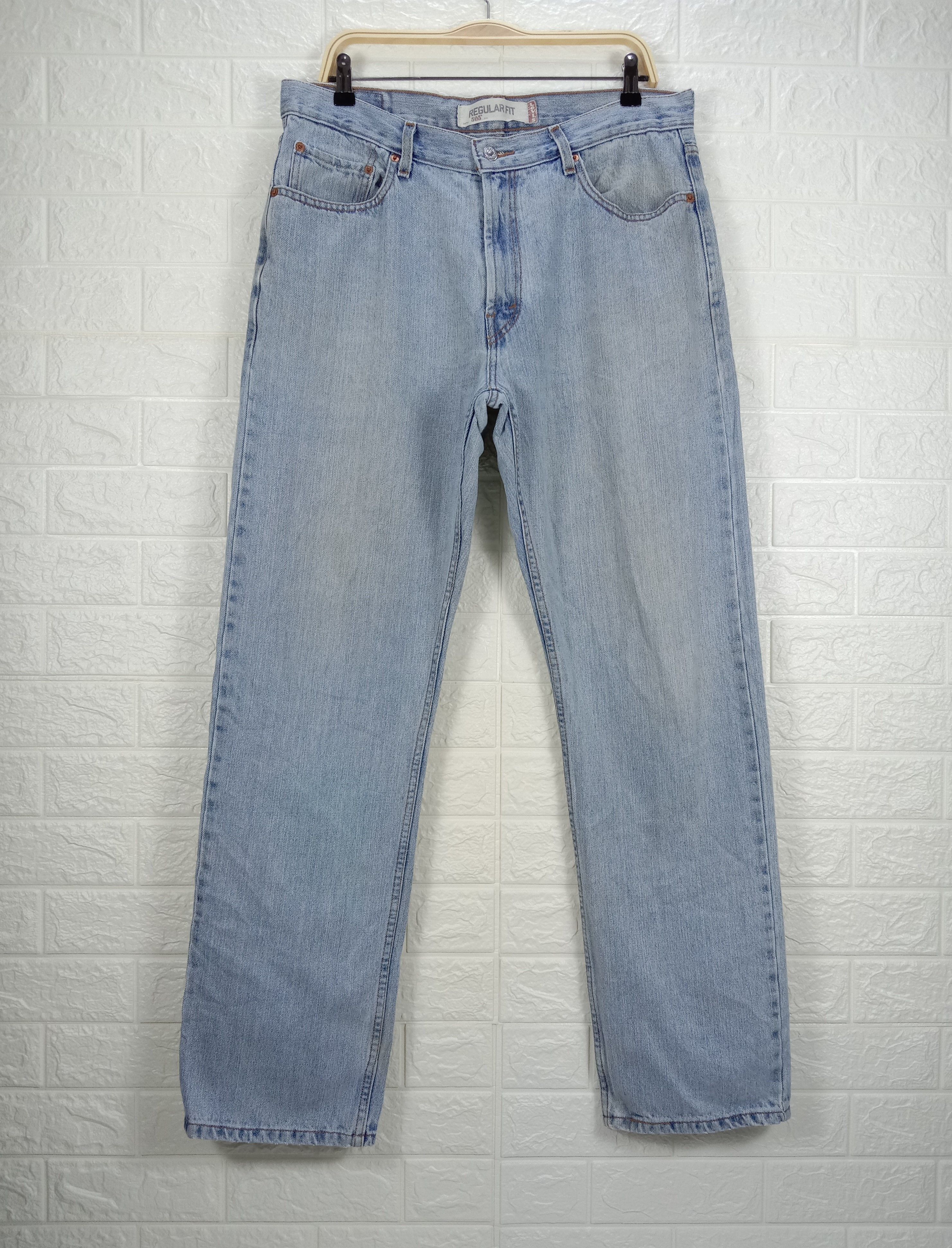 Levi's Vintage Levi's 505 Jeans Light Wash Regular Fit Denim Size US 36 / EU 52 - 1 Thumbnail