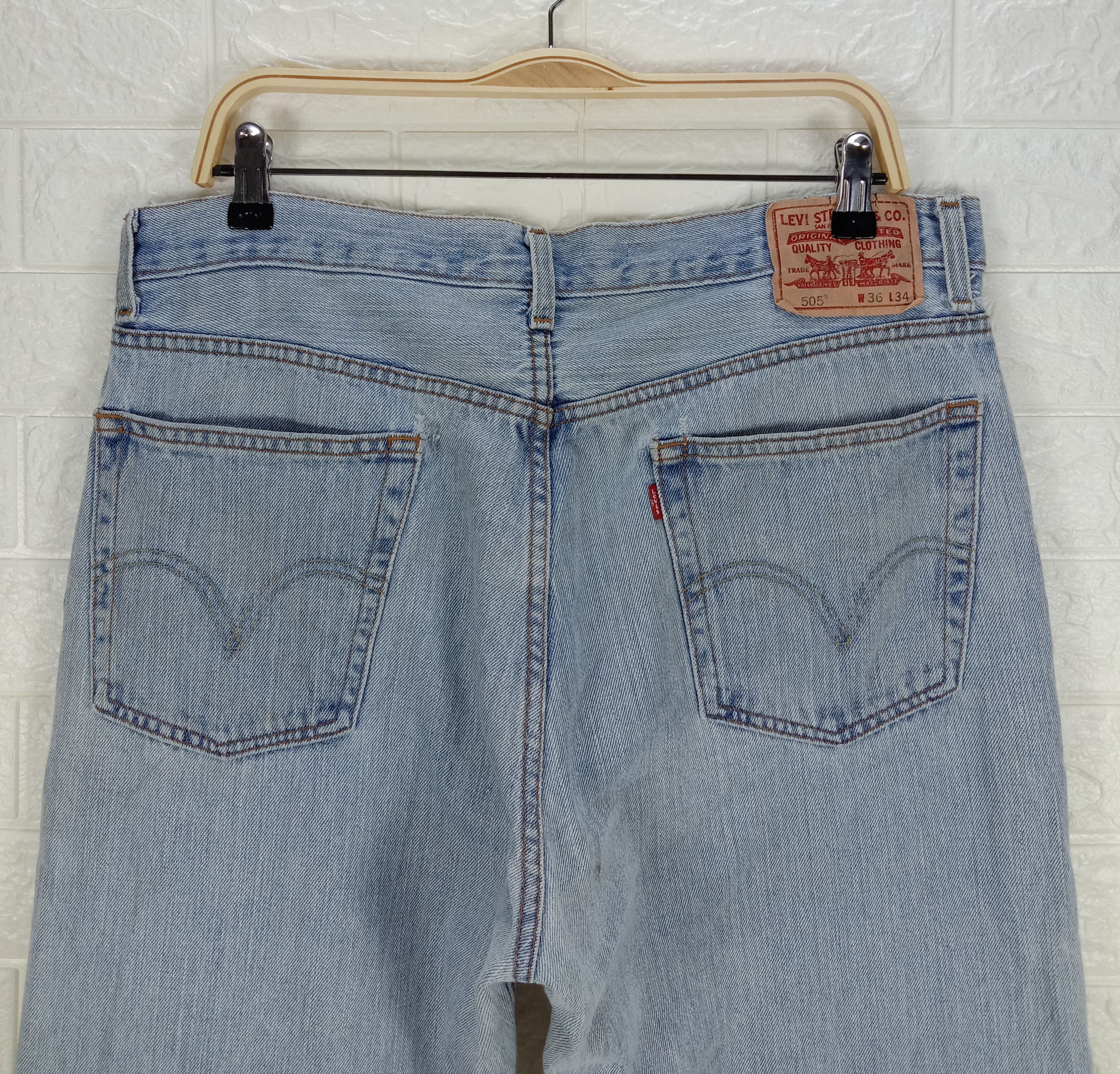 Levi's Vintage Levi's 505 Jeans Light Wash Regular Fit Denim Size US 36 / EU 52 - 6 Thumbnail