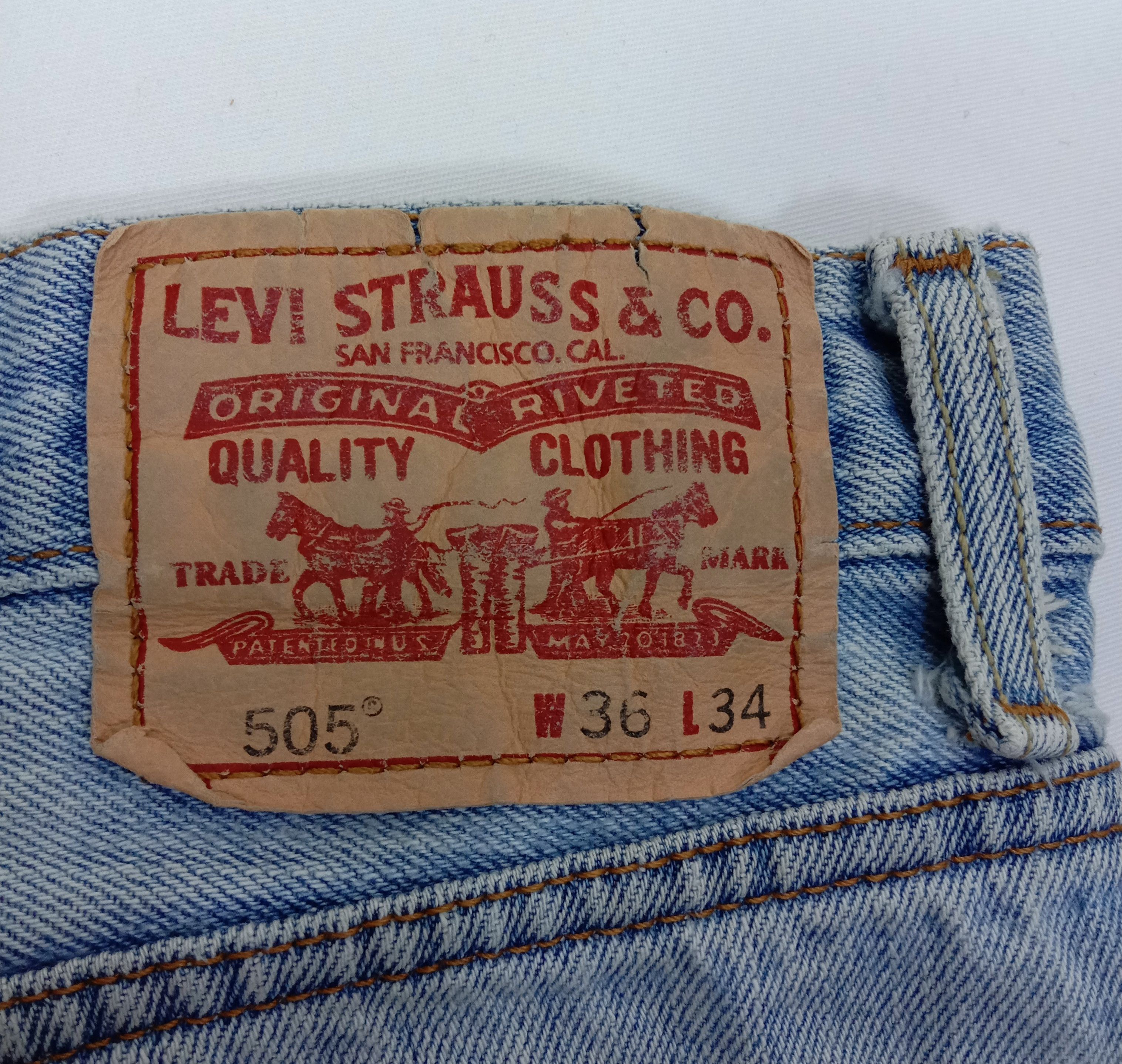 Levi's Vintage Levi's 505 Jeans Light Wash Regular Fit Denim Size US 36 / EU 52 - 16 Thumbnail