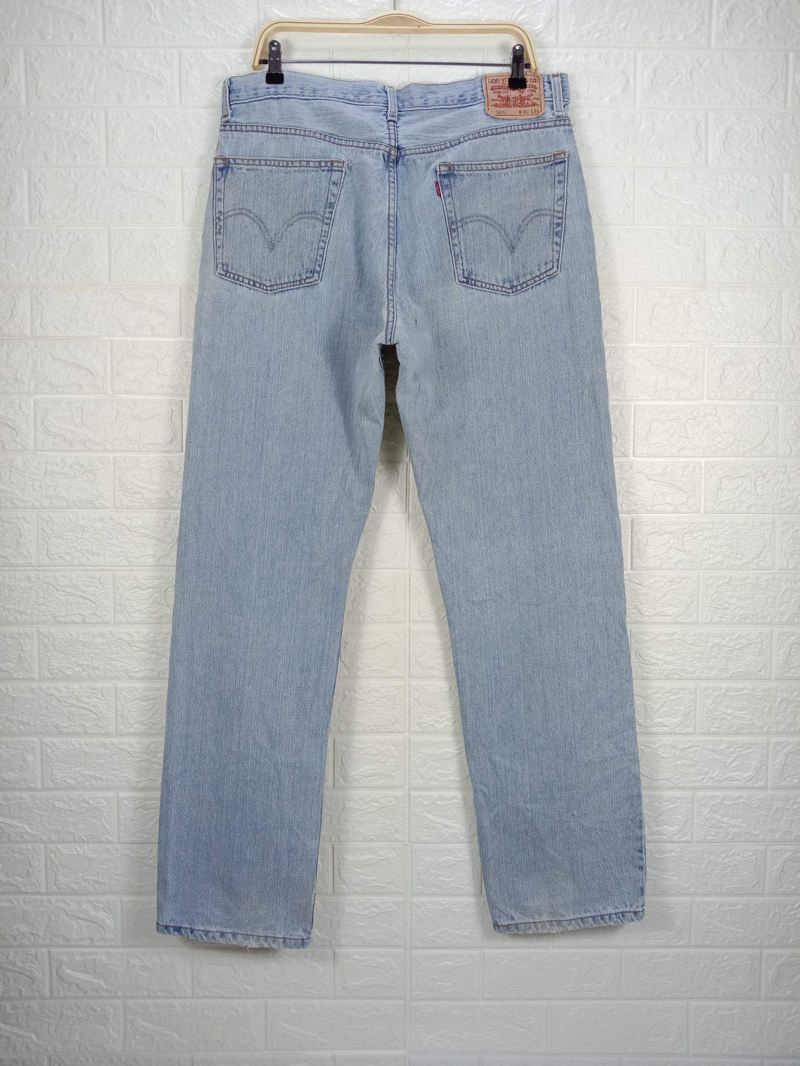 Levi's Vintage Levi's 505 Jeans Light Wash Regular Fit Denim Size US 36 / EU 52 - 5 Thumbnail
