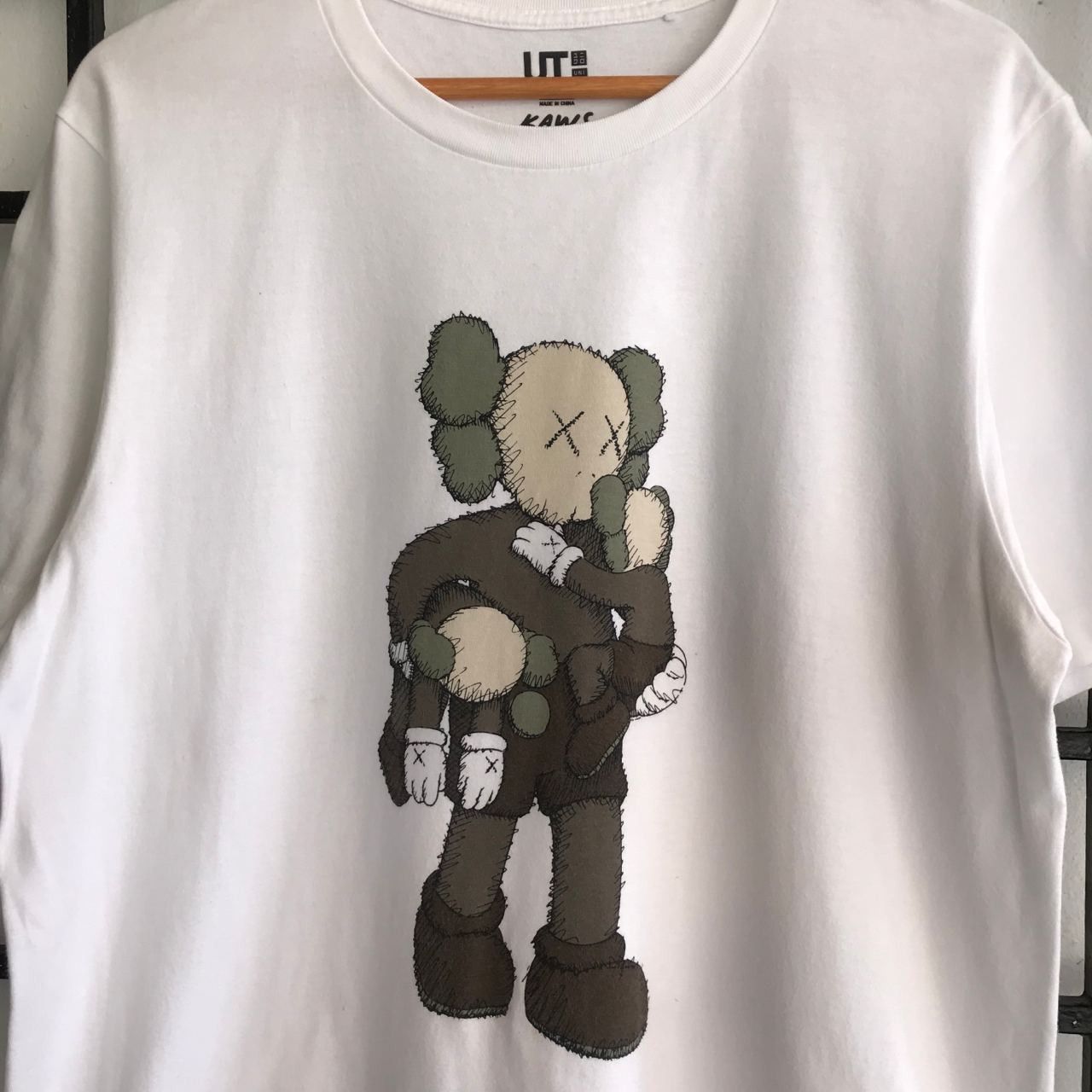 Kaws × Vintage 🔥 Vintage 90's Kaws Big Logo Tshirt Japanese Brand Size US L / EU 52-54 / 3 - 2 Thumbnail
