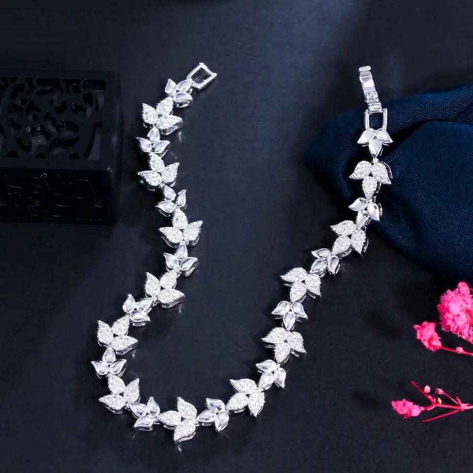 Jewelry × Vintage Elegant Micro Pave CZ White Leaf Bracelets Size ONE SIZE - 1 Thumbnail