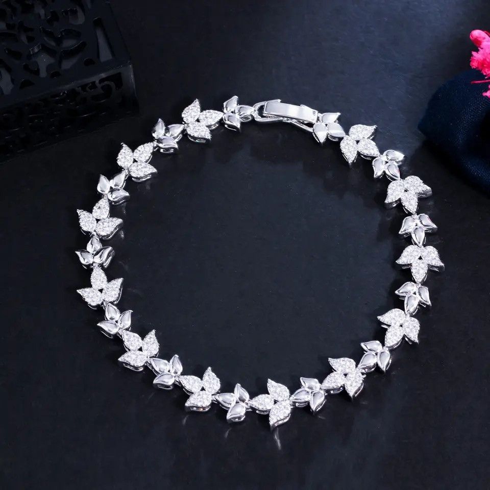 Jewelry × Vintage Elegant Micro Pave CZ White Leaf Bracelets Size ONE SIZE - 2 Thumbnail