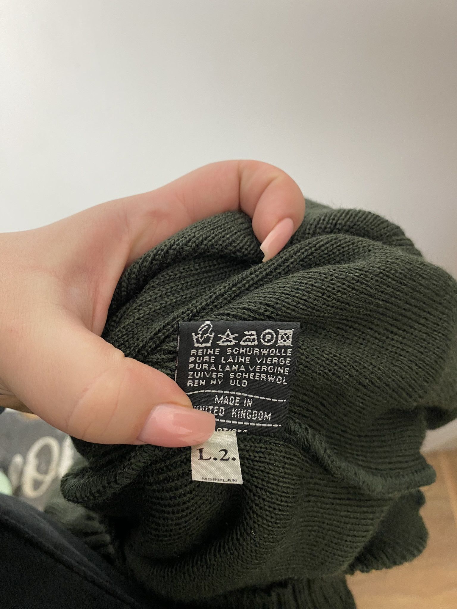 Burberry Burberrys vintage heavy cardigan sweater small logo Size US XL / EU 56 / 4 - 5 Thumbnail