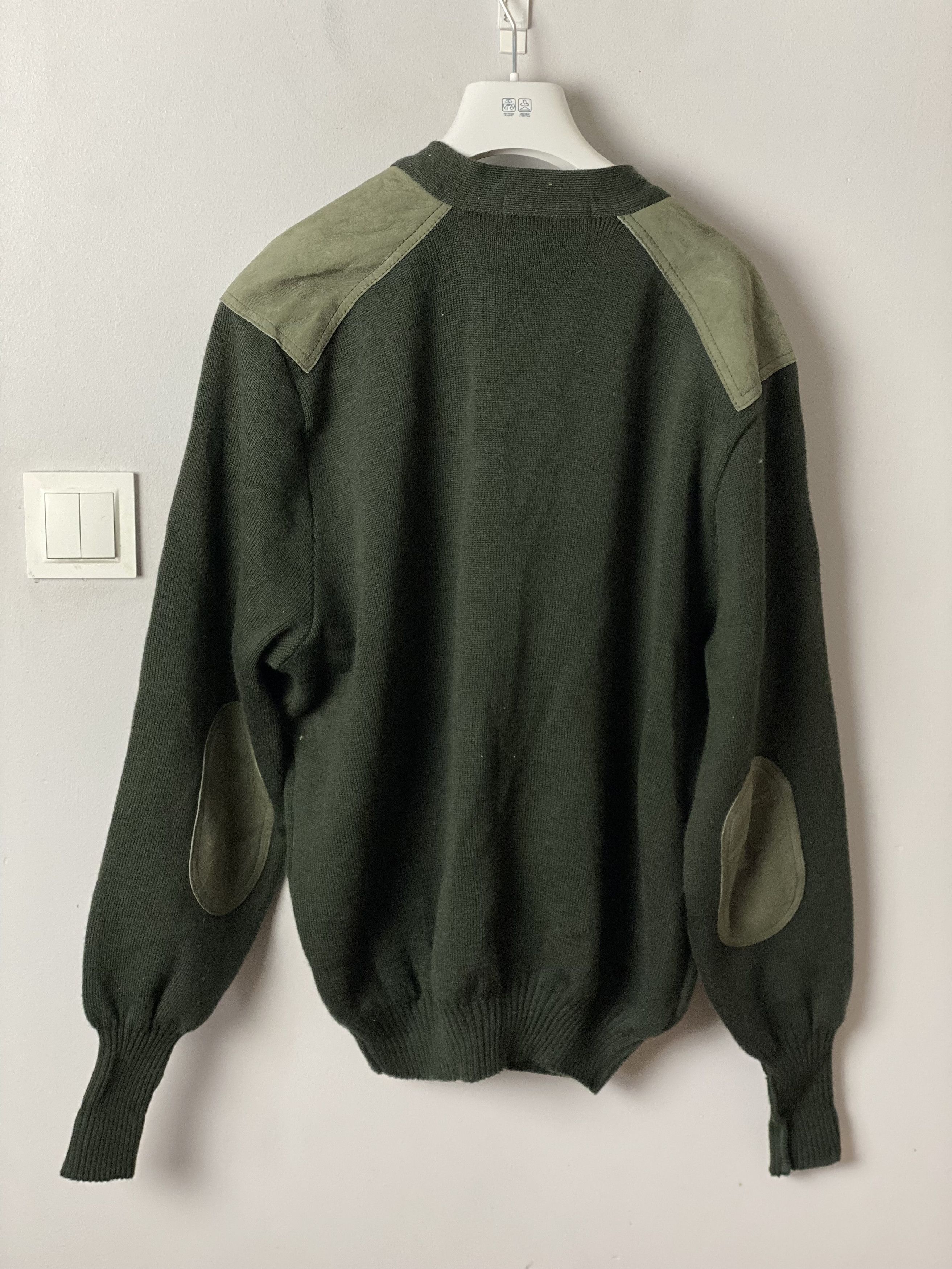 Burberry Burberrys vintage heavy cardigan sweater small logo Size US XL / EU 56 / 4 - 6 Thumbnail