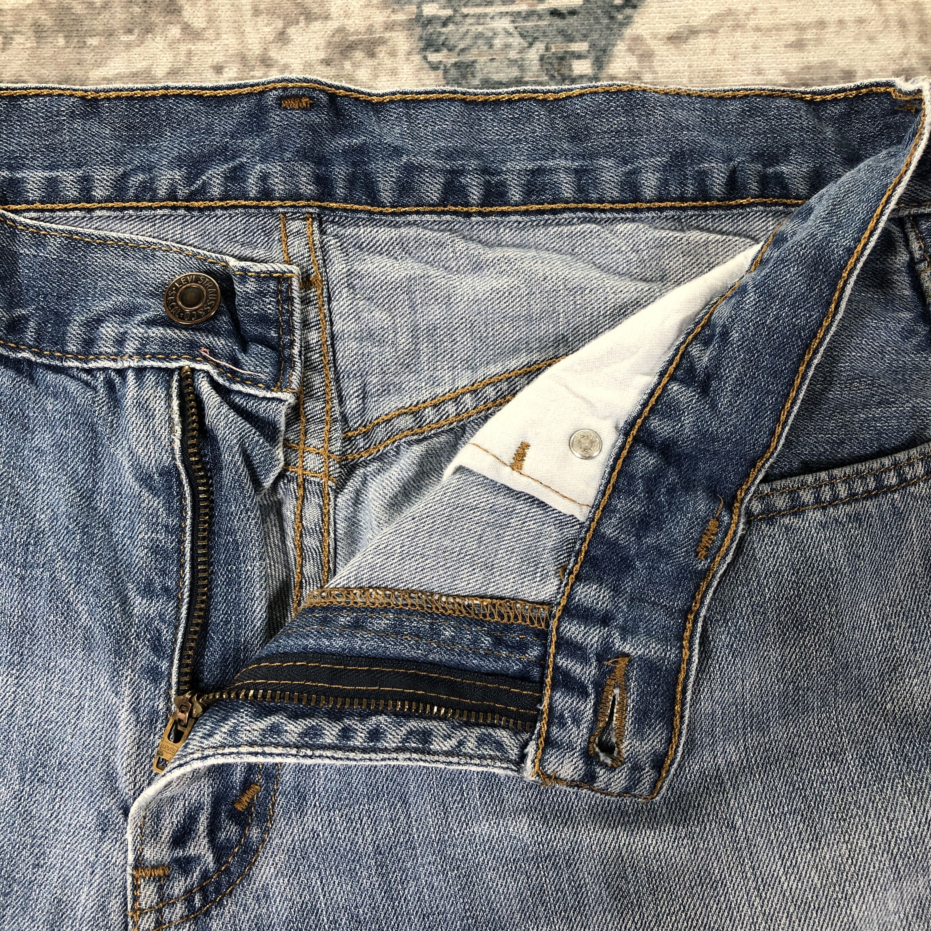 Levi's Vintage Levis 514 Jeans Faded Blue Size US 33 - 5 Thumbnail