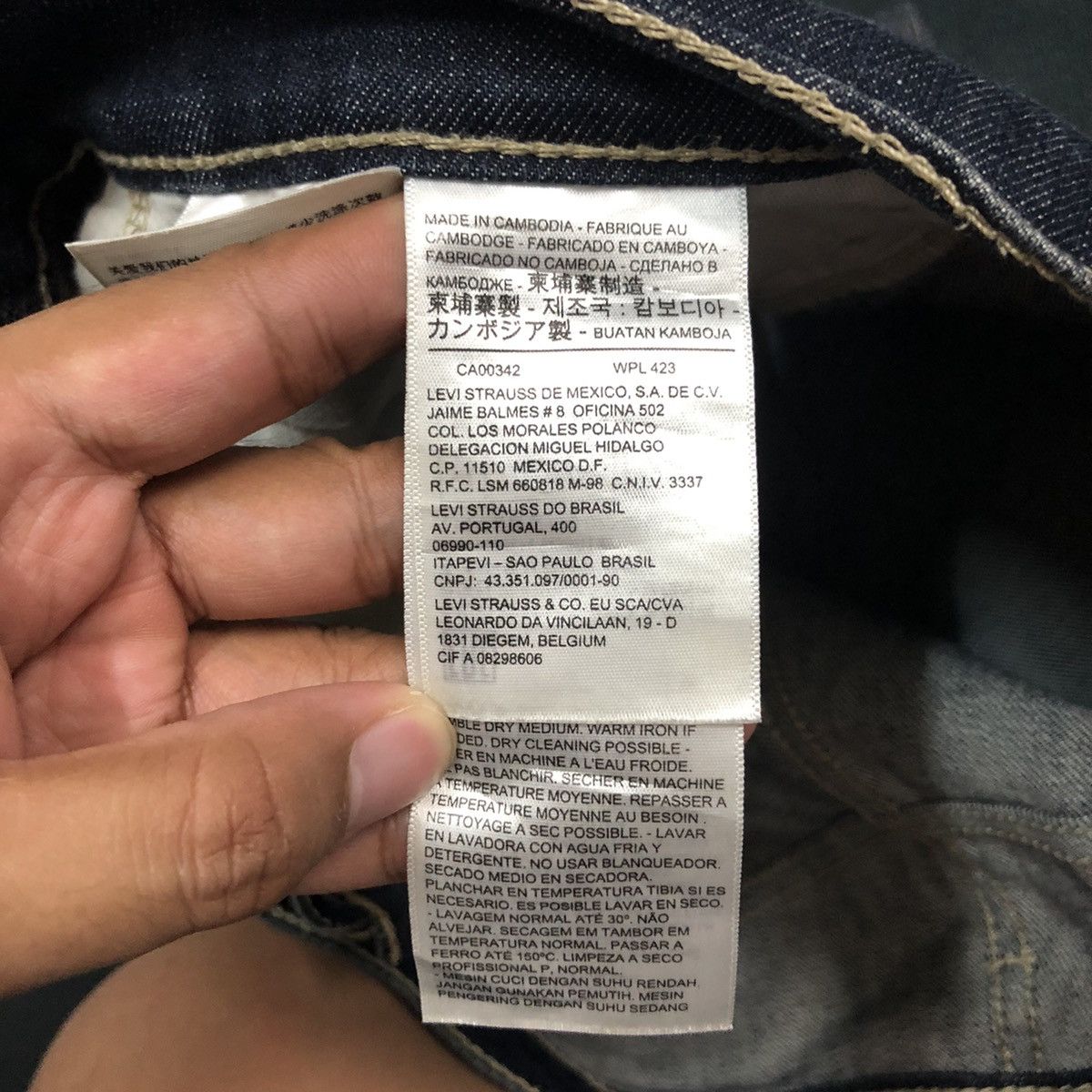 Levi's Vintage Levis Lot 541 Faded Distressed Denim Pants W35 Size US 35 - 11 Thumbnail