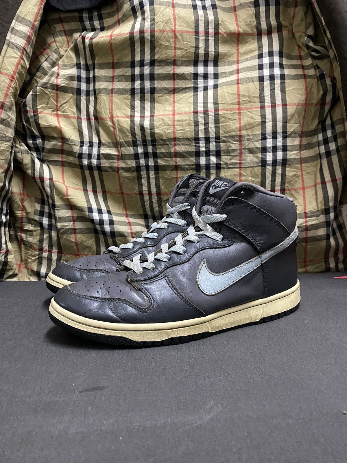 Nike Nike Dunk High Light Graphite Cloud Anthracite Rare 2003 Size US 9.5 / EU 42-43 - 2 Thumbnail