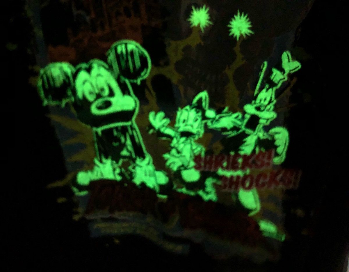 Disney 🔥Vintage 90’s Tower of Terror Glow in The Dark T-shirt🔥 Size US L / EU 52-54 / 3 - 6 Thumbnail