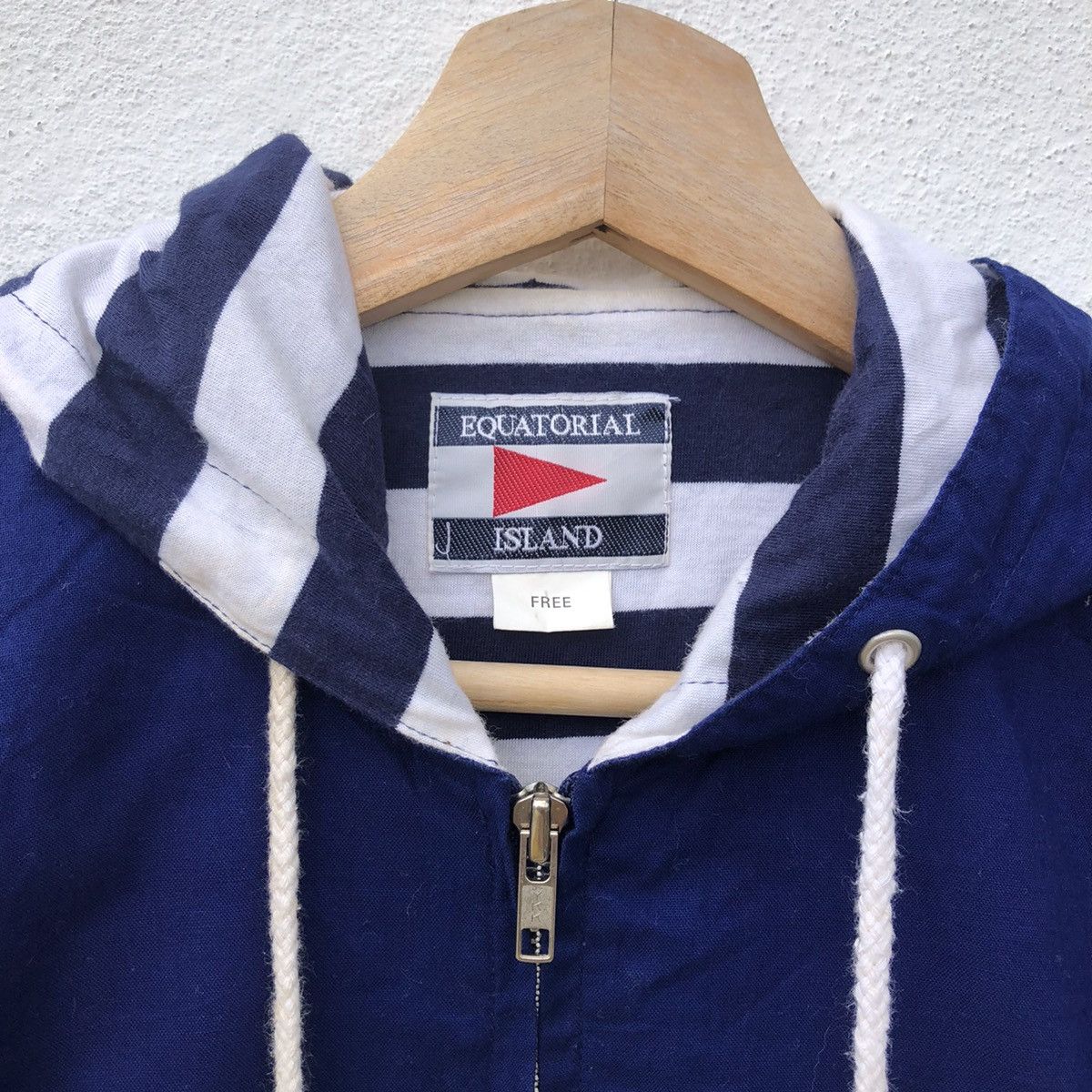 Japanese Brand VINTAGE EQUATORIALISLAND HOODIE JACKET EMBROIDERED BIG LOGO Size US M / EU 48-50 / 2 - 5 Thumbnail