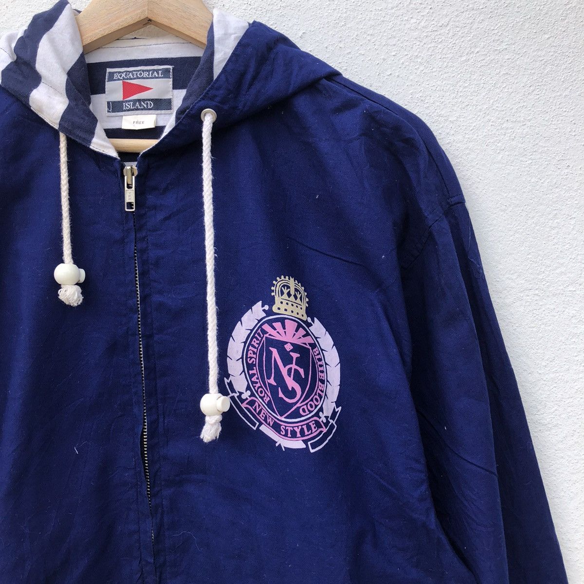 Japanese Brand VINTAGE EQUATORIALISLAND HOODIE JACKET EMBROIDERED BIG LOGO Size US M / EU 48-50 / 2 - 3 Thumbnail