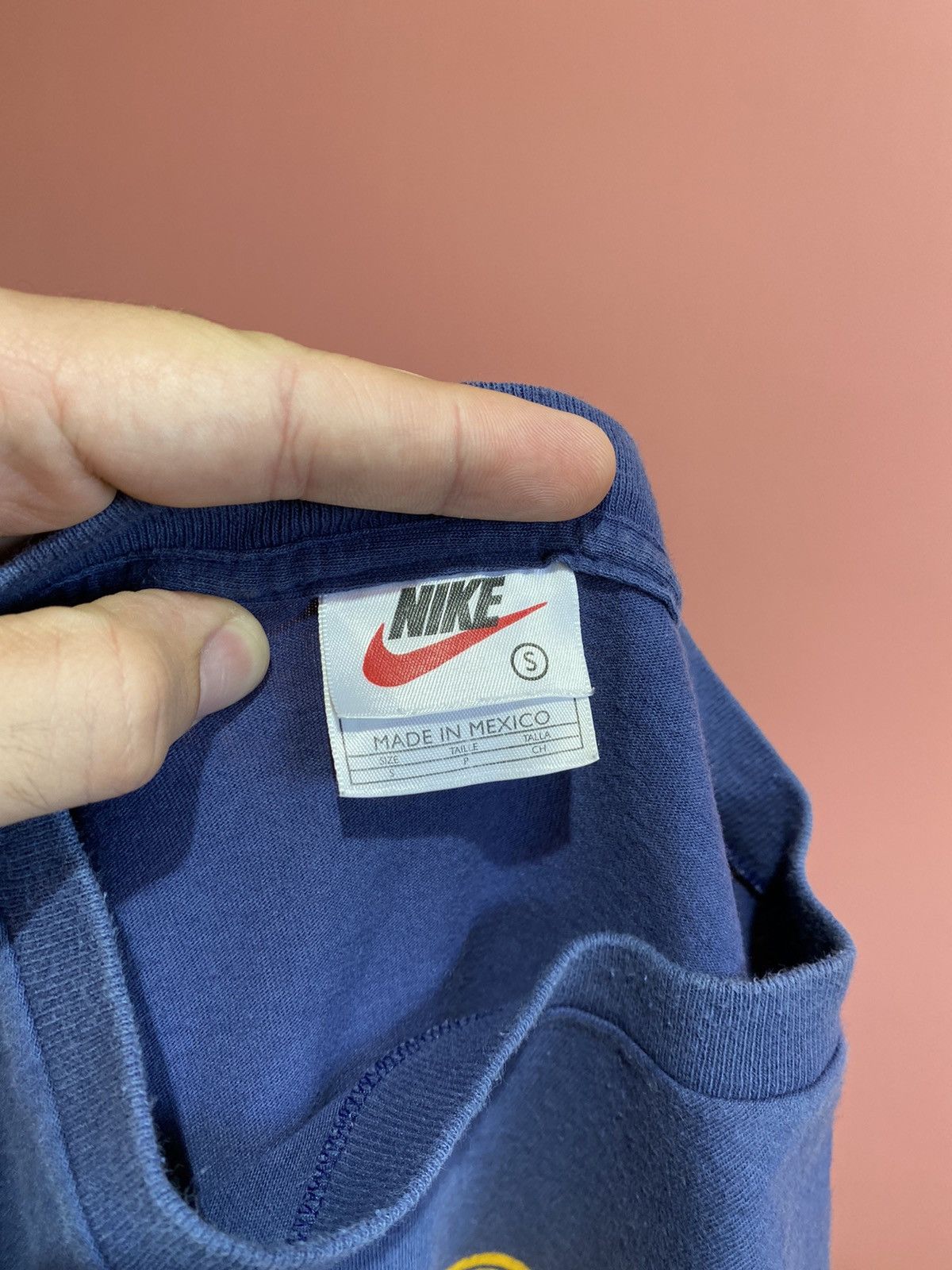 Nike Vintage swoosh nike rare tee t-shirt mexico Size US S / EU 44-46 / 1 - 5 Thumbnail
