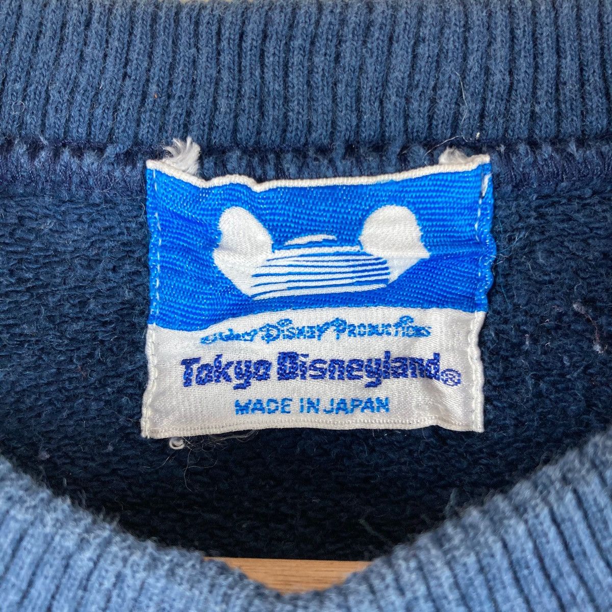 Disney Vintage SWEATSHIRT TOKYO DISNEYLAND pullover jumper Size US S / EU 44-46 / 1 - 4 Thumbnail