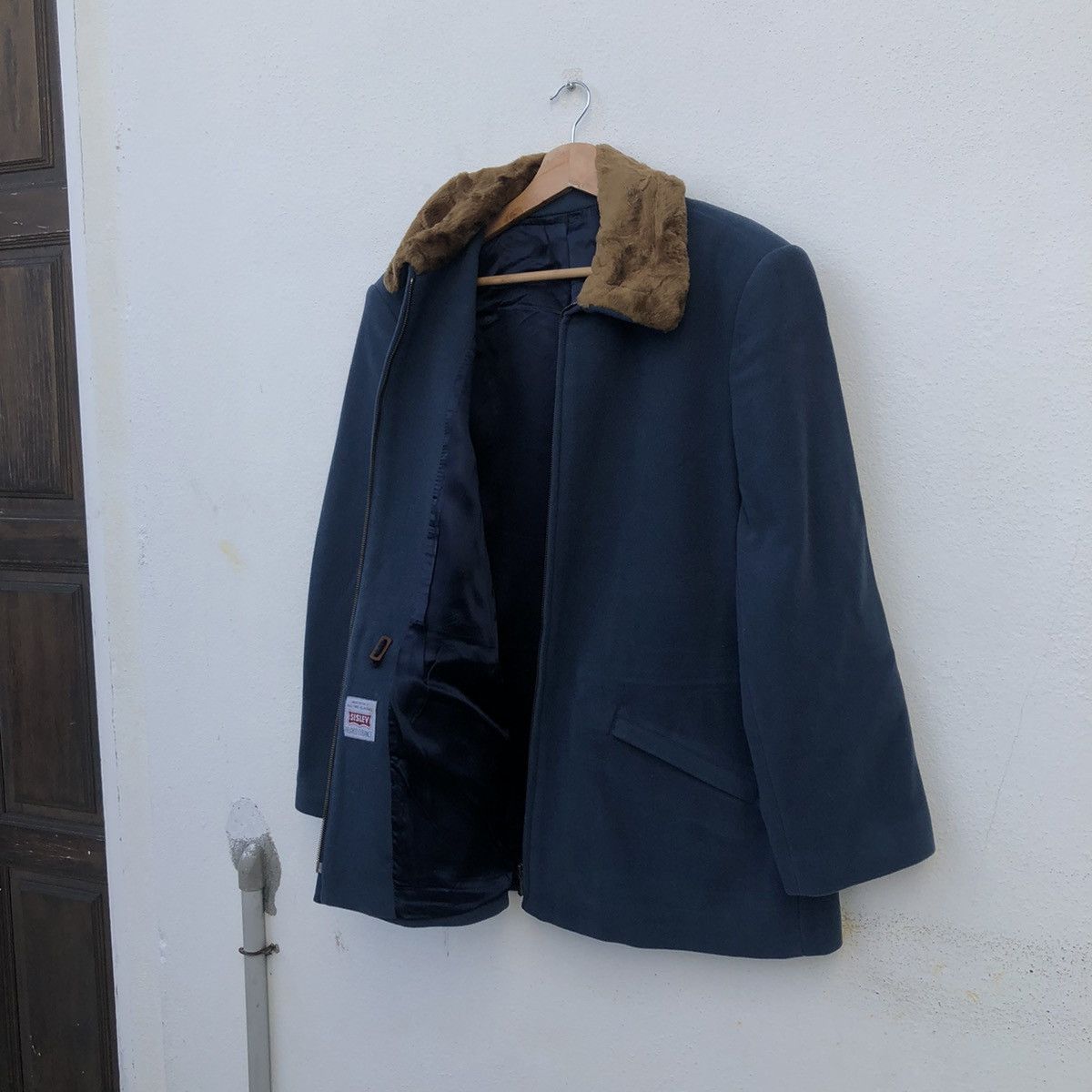 Designer × Sisley RELAXED ELEGANCE SISLEY MADE IN ITALY MINK FUR COLLAR Size US S / EU 44-46 / 1 - 12 Thumbnail