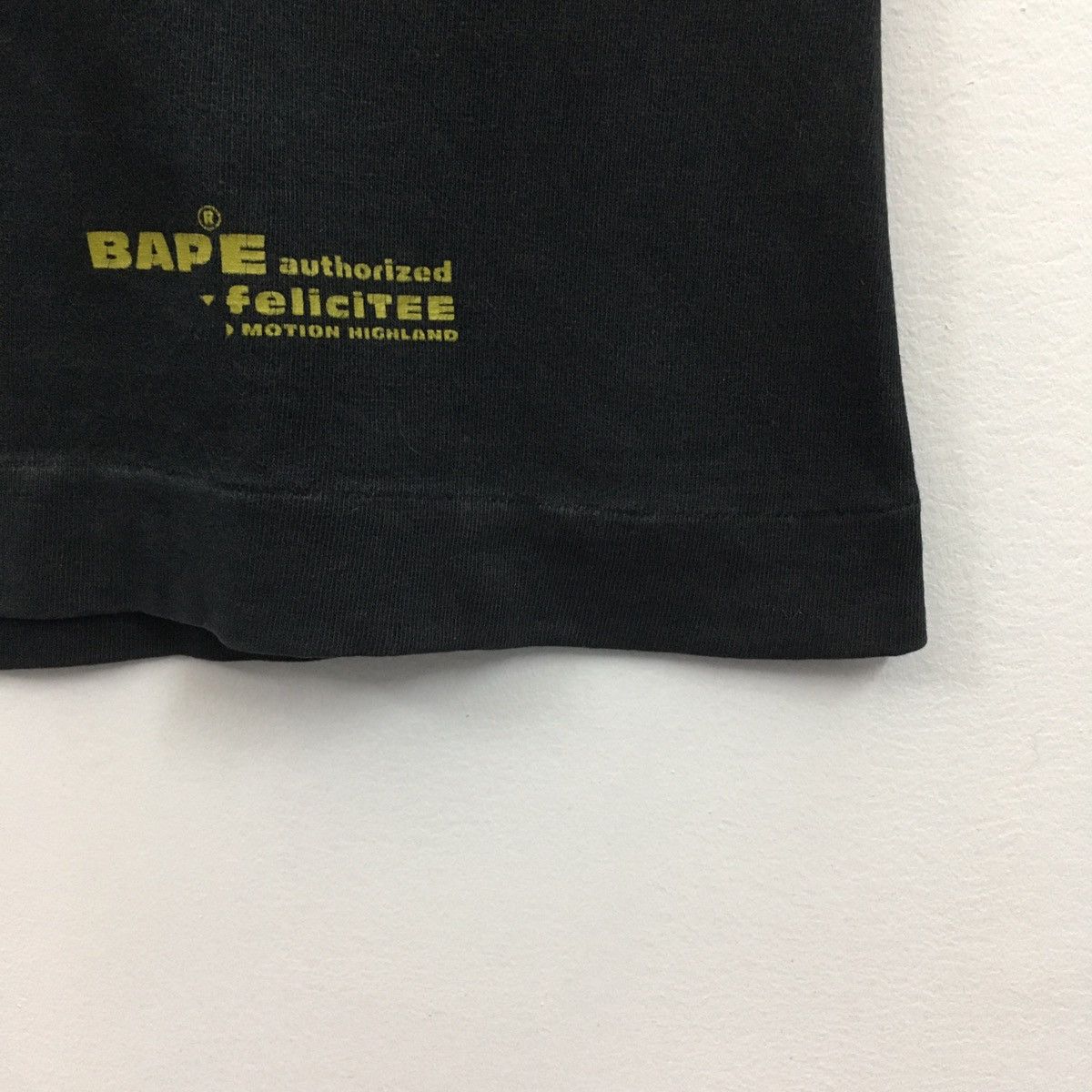 Bape × Vintage Vintage A Bathing Ape Distressed Tshirt Size US M / EU 48-50 / 2 - 9 Thumbnail