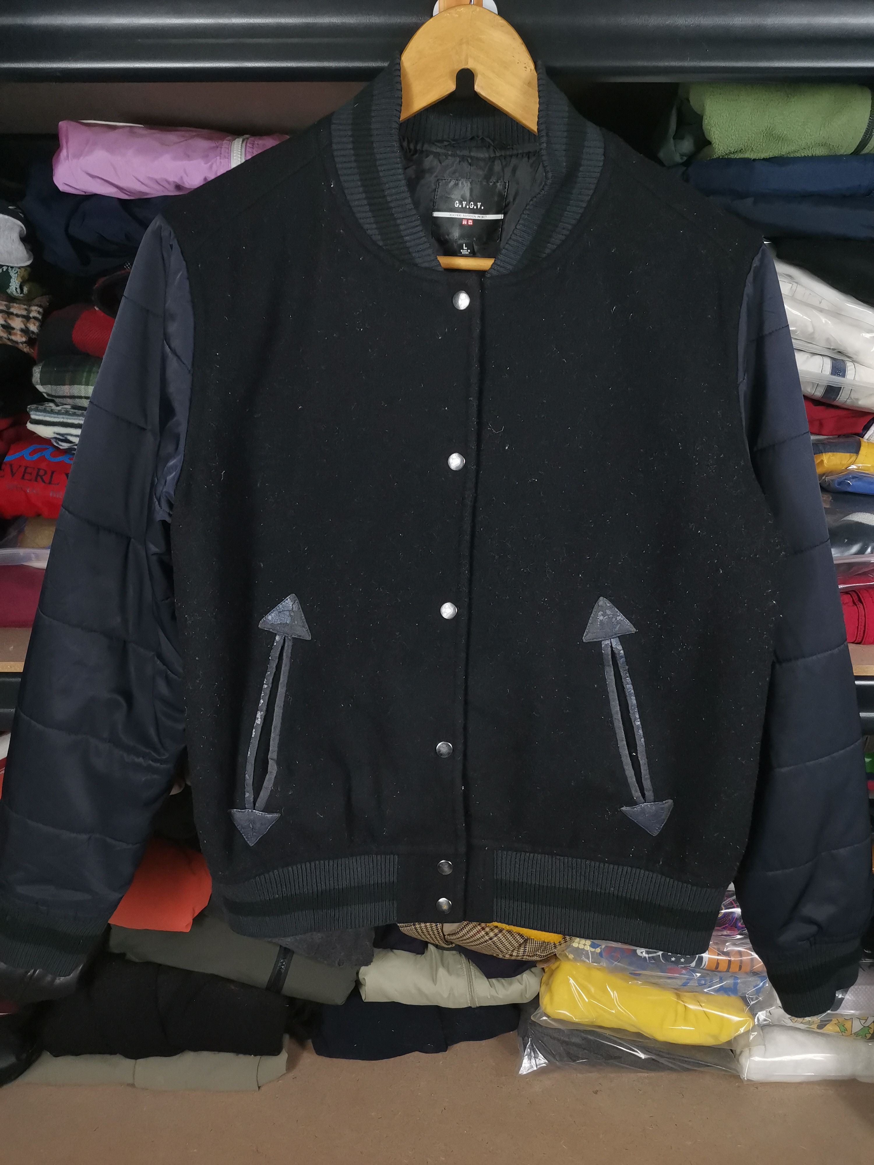 Japanese Brand Vintage Uniqlo Wool Varsity Jacket Puffer Sleeve Size US M / EU 48-50 / 2 - 1 Thumbnail