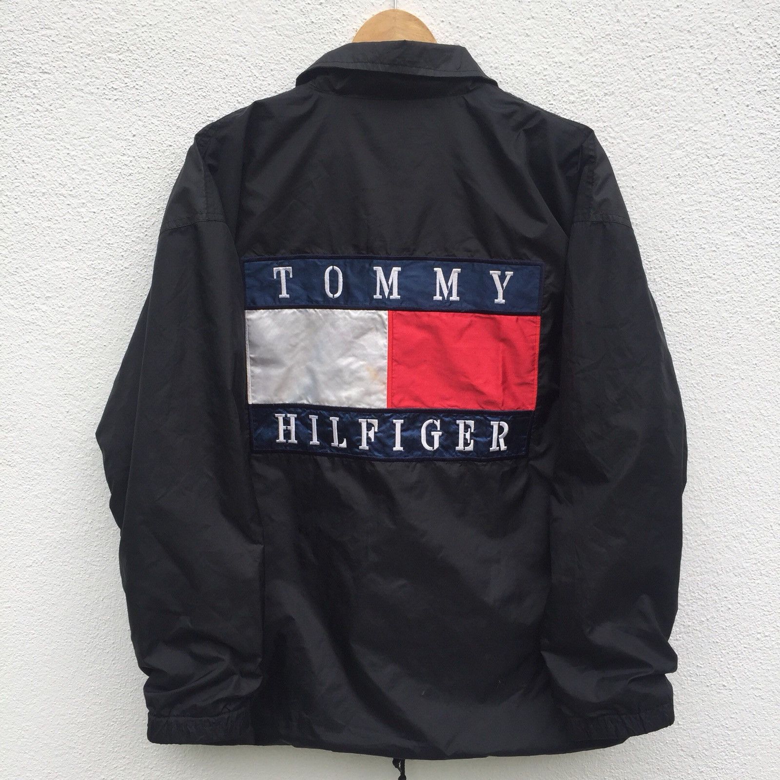 Tommy Hilfiger Vintage 90s Tommy Hilfiger Big Logo Coach Jacket Size US L / EU 52-54 / 3 - 1 Thumbnail