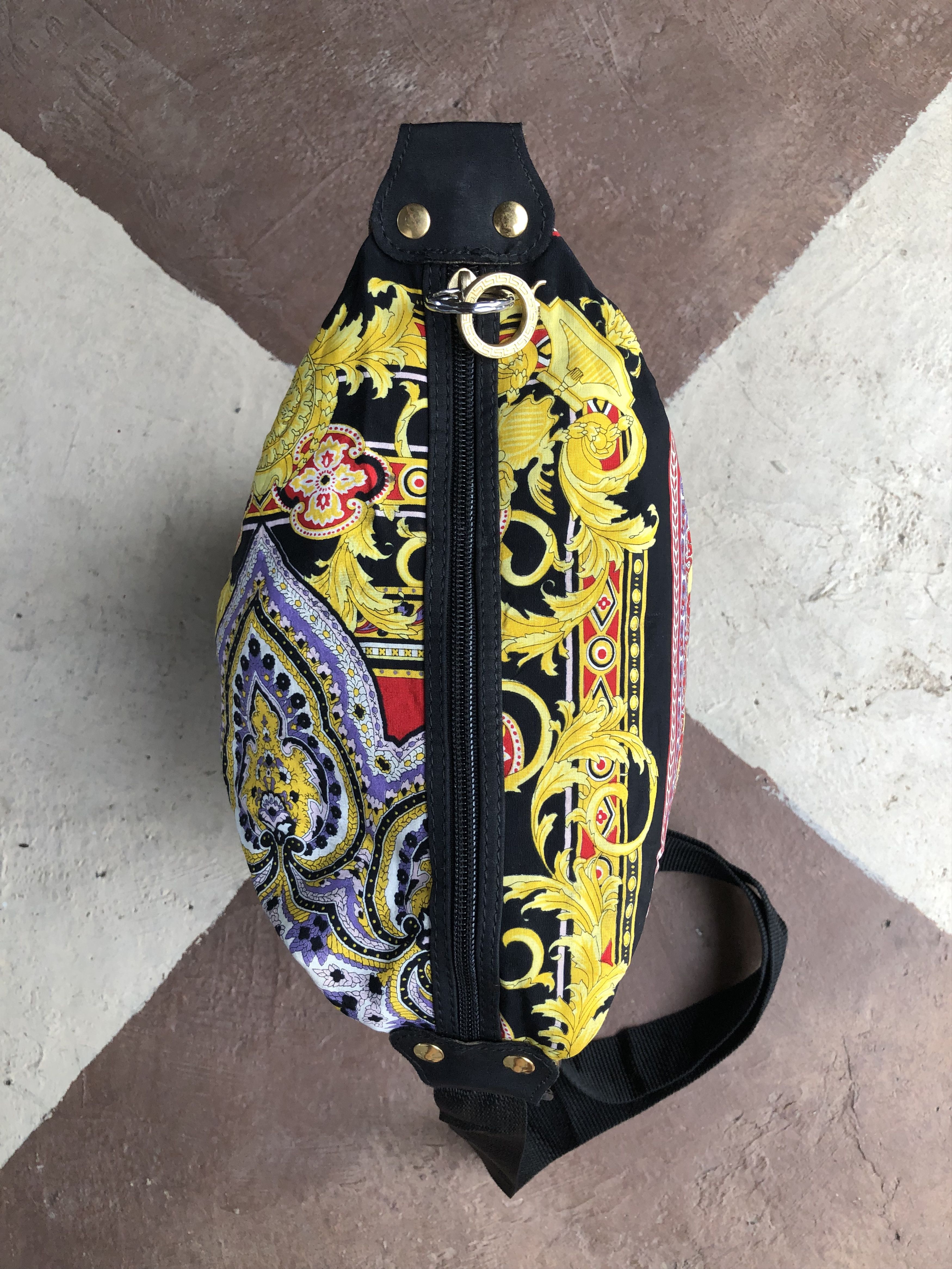 Versace RARE🔥VINTAGE VERSACE FULLPRINT REWORKED BAG Size ONE SIZE - 11 Thumbnail