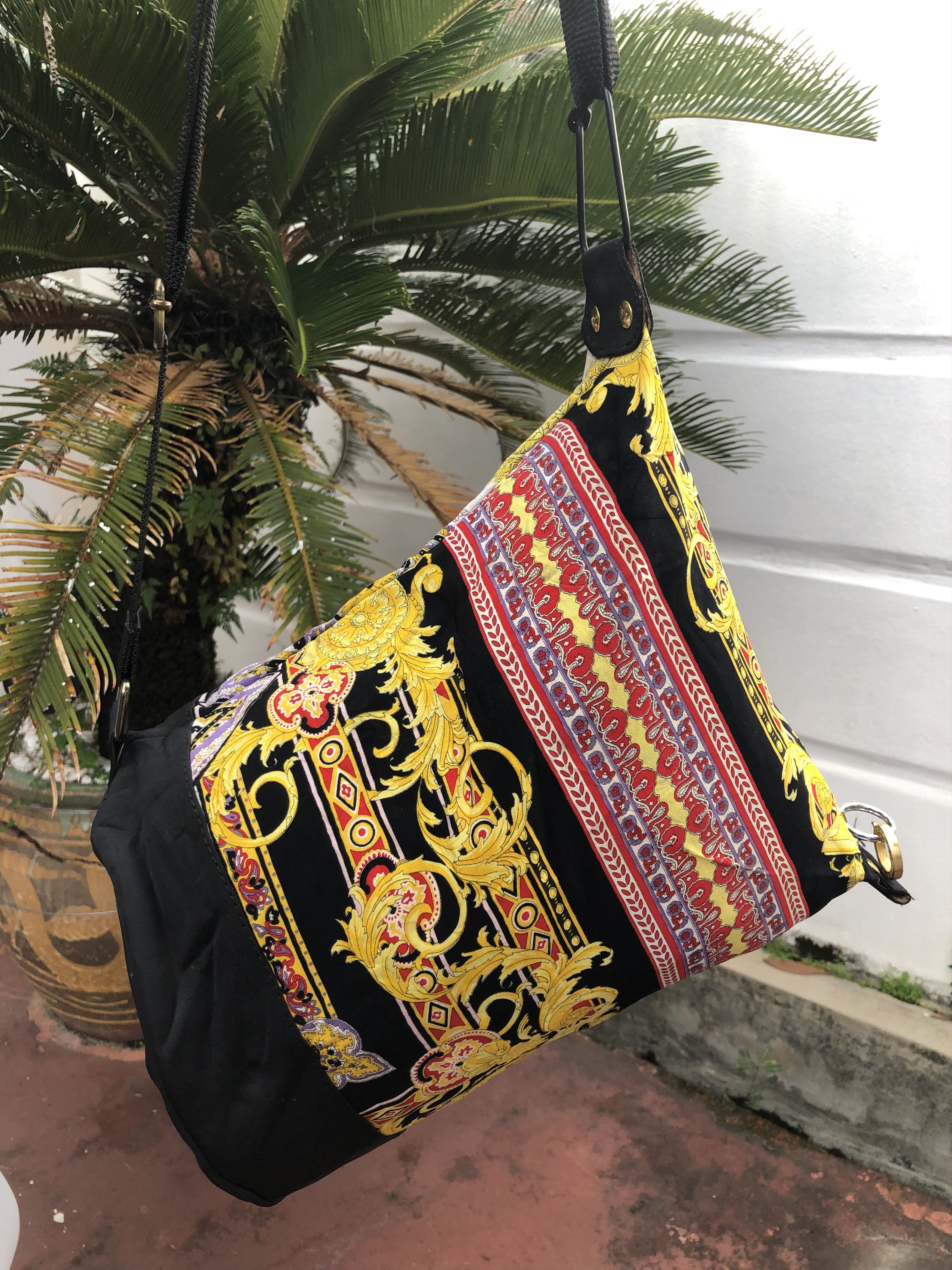 Versace RARE🔥VINTAGE VERSACE FULLPRINT REWORKED BAG Size ONE SIZE - 4 Thumbnail