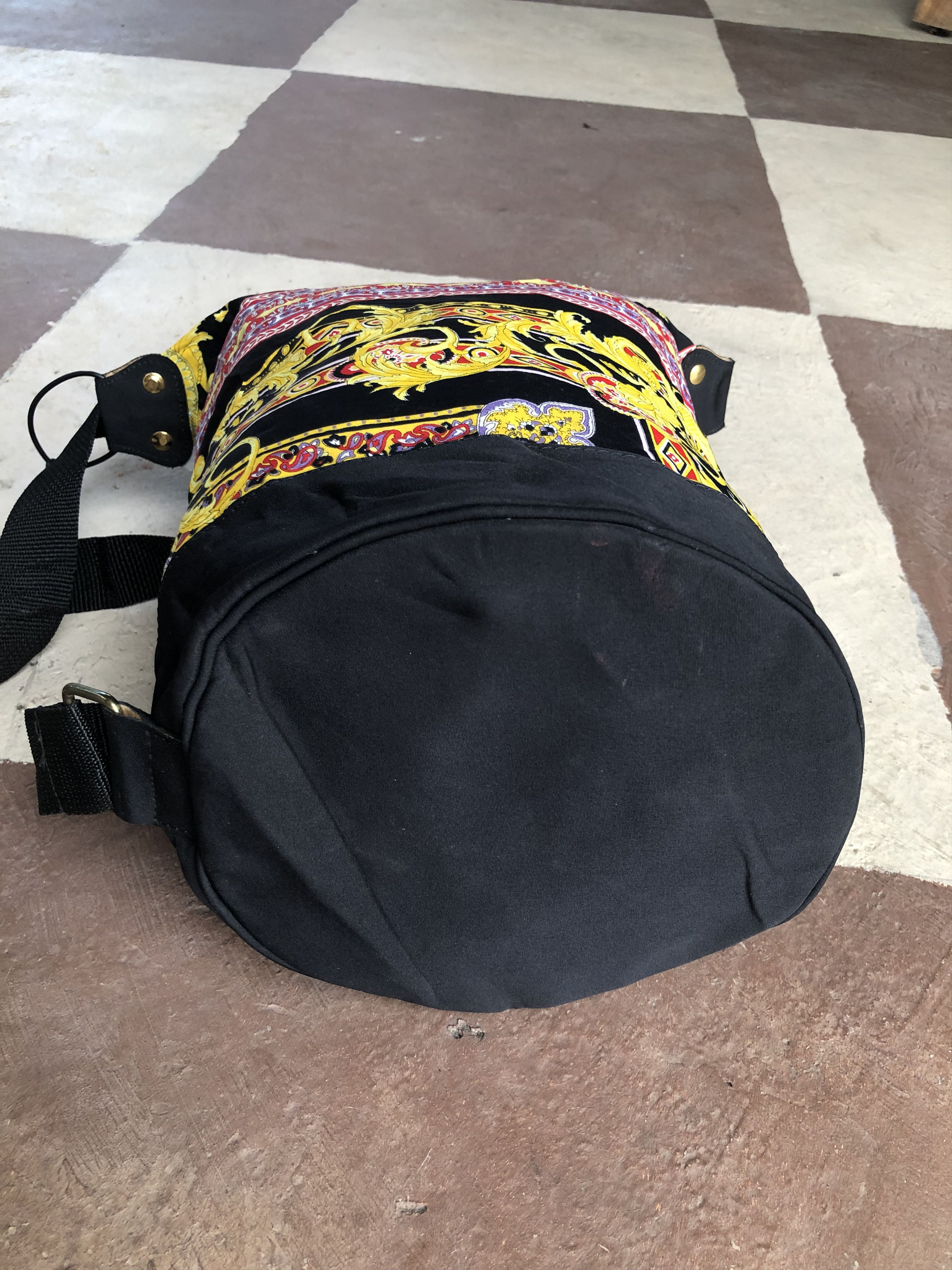 Versace RARE🔥VINTAGE VERSACE FULLPRINT REWORKED BAG Size ONE SIZE - 13 Thumbnail