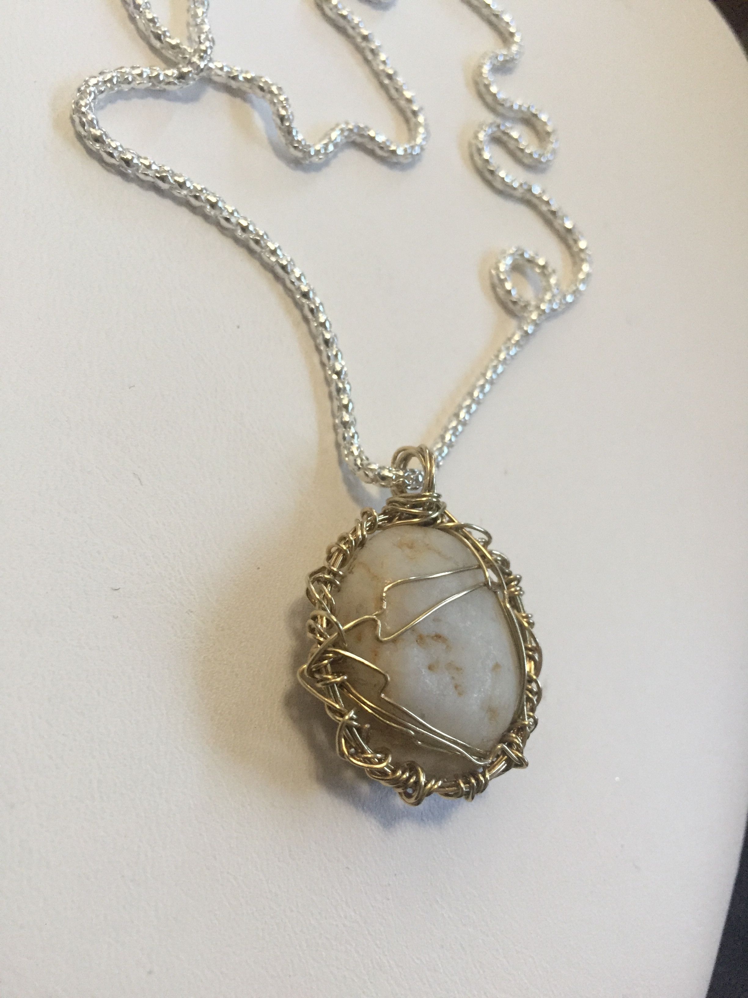 Handmade White quartz stone wired necklace Size ONE SIZE - 2 Thumbnail