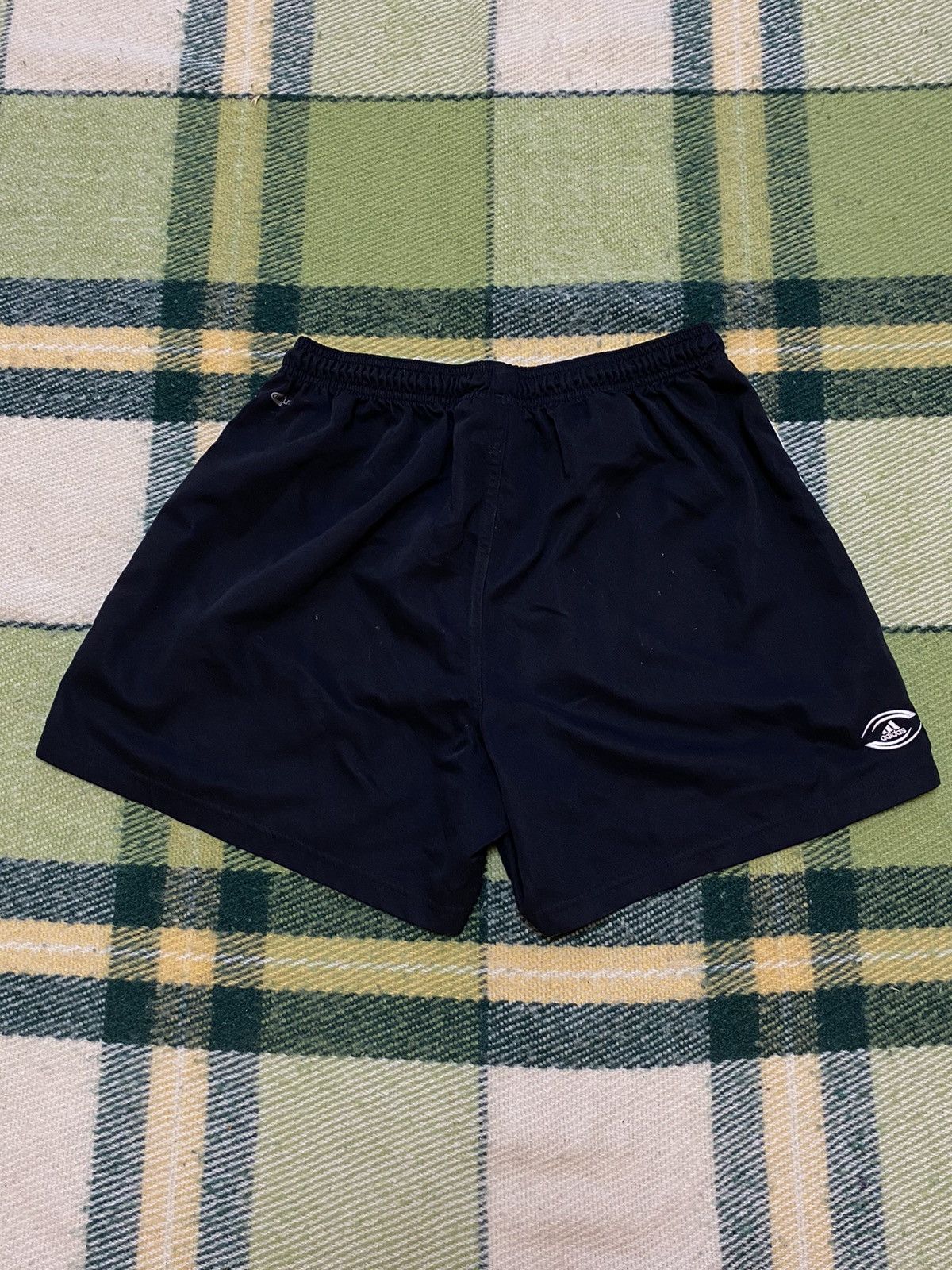 Adidas Vintage Adidas shorts streetwear y2k casual style size M Size US 32 / EU 48 - 3 Thumbnail