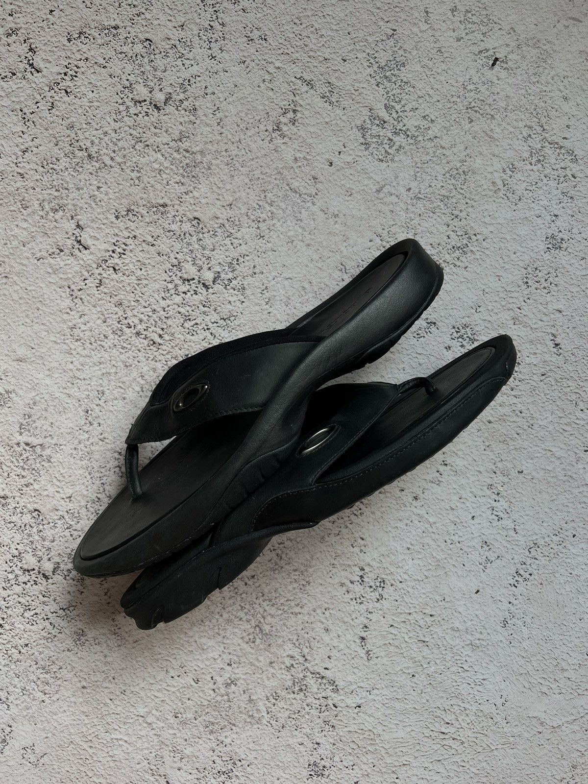 Oakley × Vintage Oakley Vintage Leather Flip Flops / Slippers + belt Size US 9 / EU 42 - 7 Thumbnail