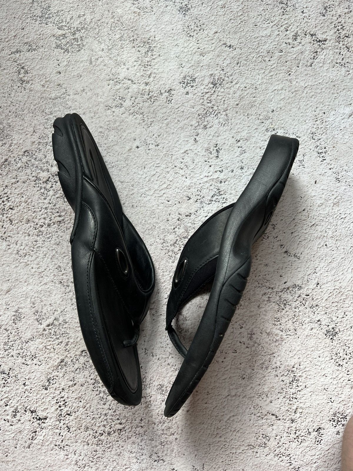 Oakley × Vintage Oakley Vintage Leather Flip Flops / Slippers + belt Size US 9 / EU 42 - 11 Thumbnail