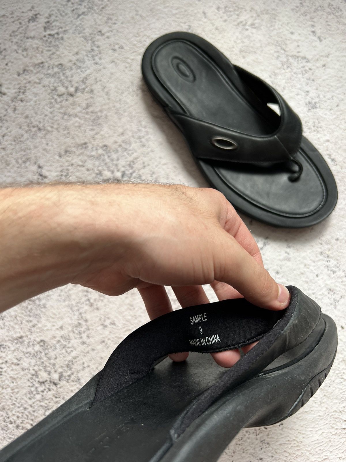 Oakley × Vintage Oakley Vintage Leather Flip Flops / Slippers + belt Size US 9 / EU 42 - 13 Thumbnail