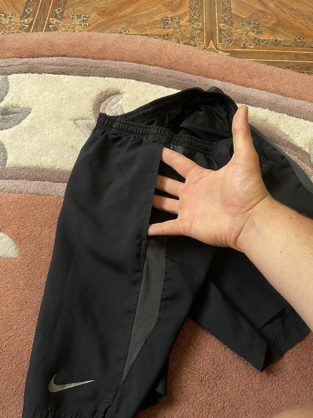 Nike Nike Black Shorts Size US 36 / EU 52 - 11 Thumbnail