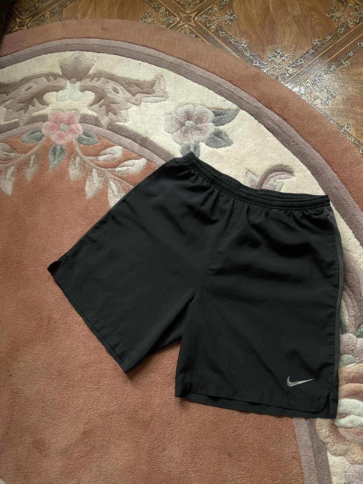 Nike Nike Black Shorts Size US 36 / EU 52 - 2 Thumbnail