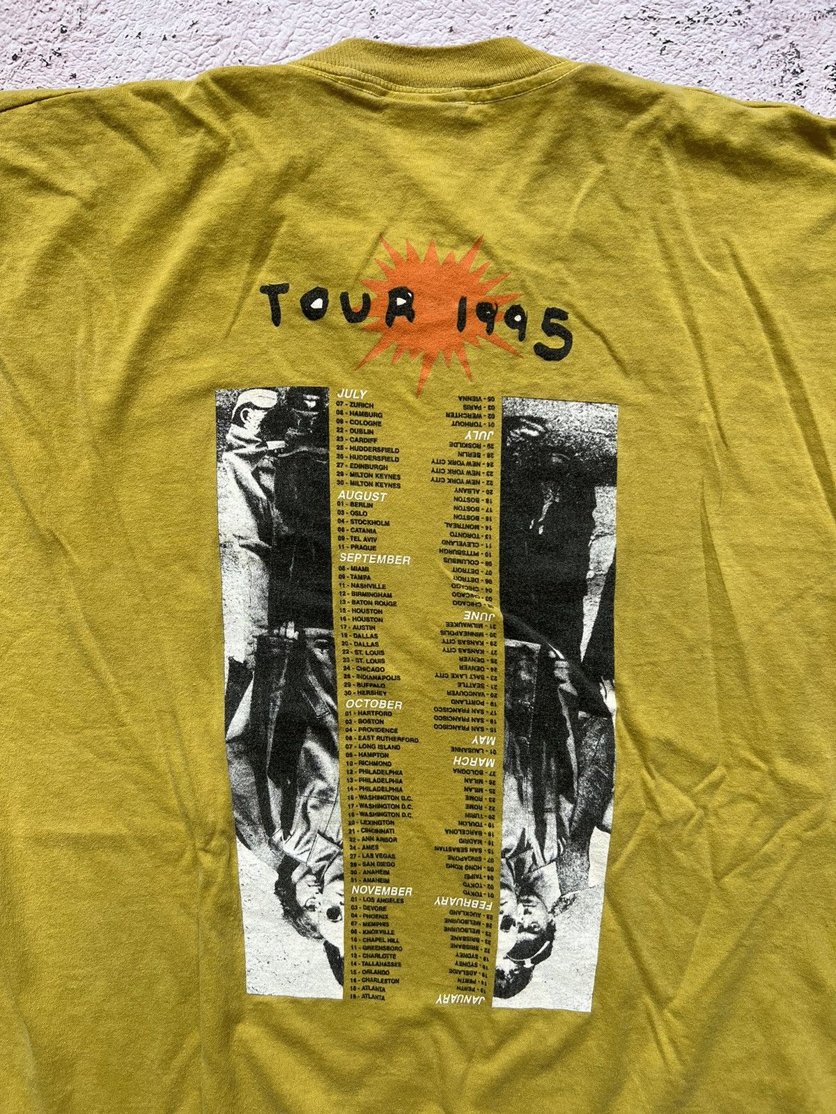 Band Tees × R.E.M. 1995 R.E.M Vintage Tour Tee Size US L / EU 52-54 / 3 - 9 Thumbnail