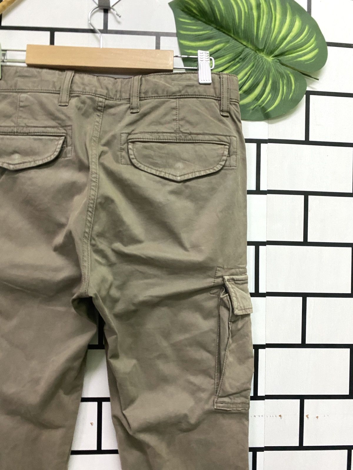 Japanese Brand × Uniqlo Japanese UNIQLO Multipocket Cargo Pants Size US 29 - 12 Thumbnail