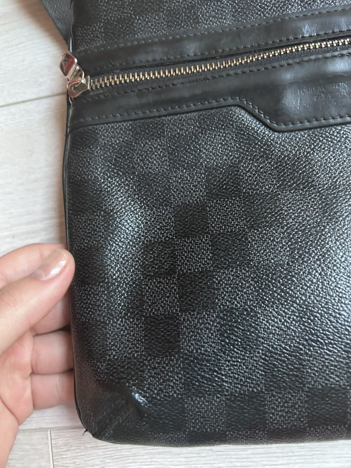 Louis Vuitton ouis Vuitton Thomas Handbag Damier Graphite Black Size ONE SIZE - 4 Thumbnail