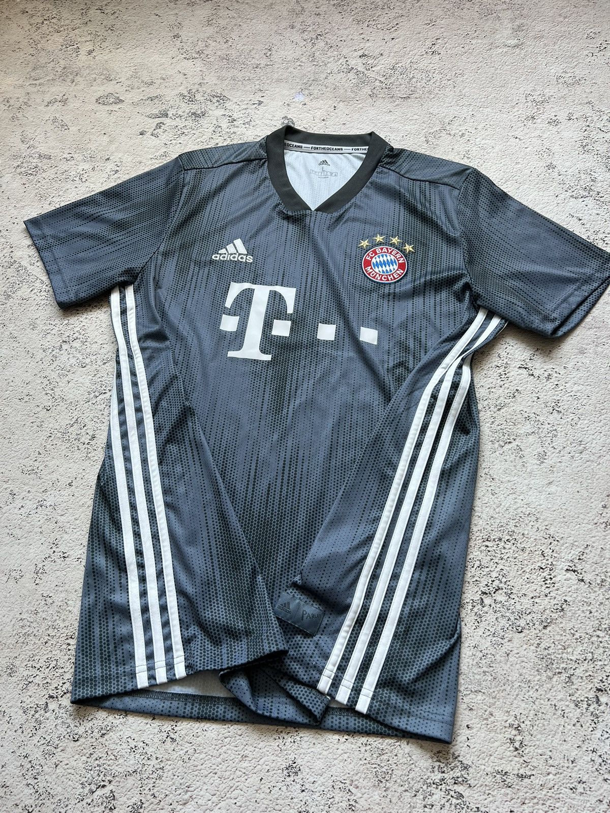 Adidas × Vintage Bayern Munich / Munchen 2018/19 Football Shirt Soccer Jersey Size US L / EU 52-54 / 3 - 3 Thumbnail