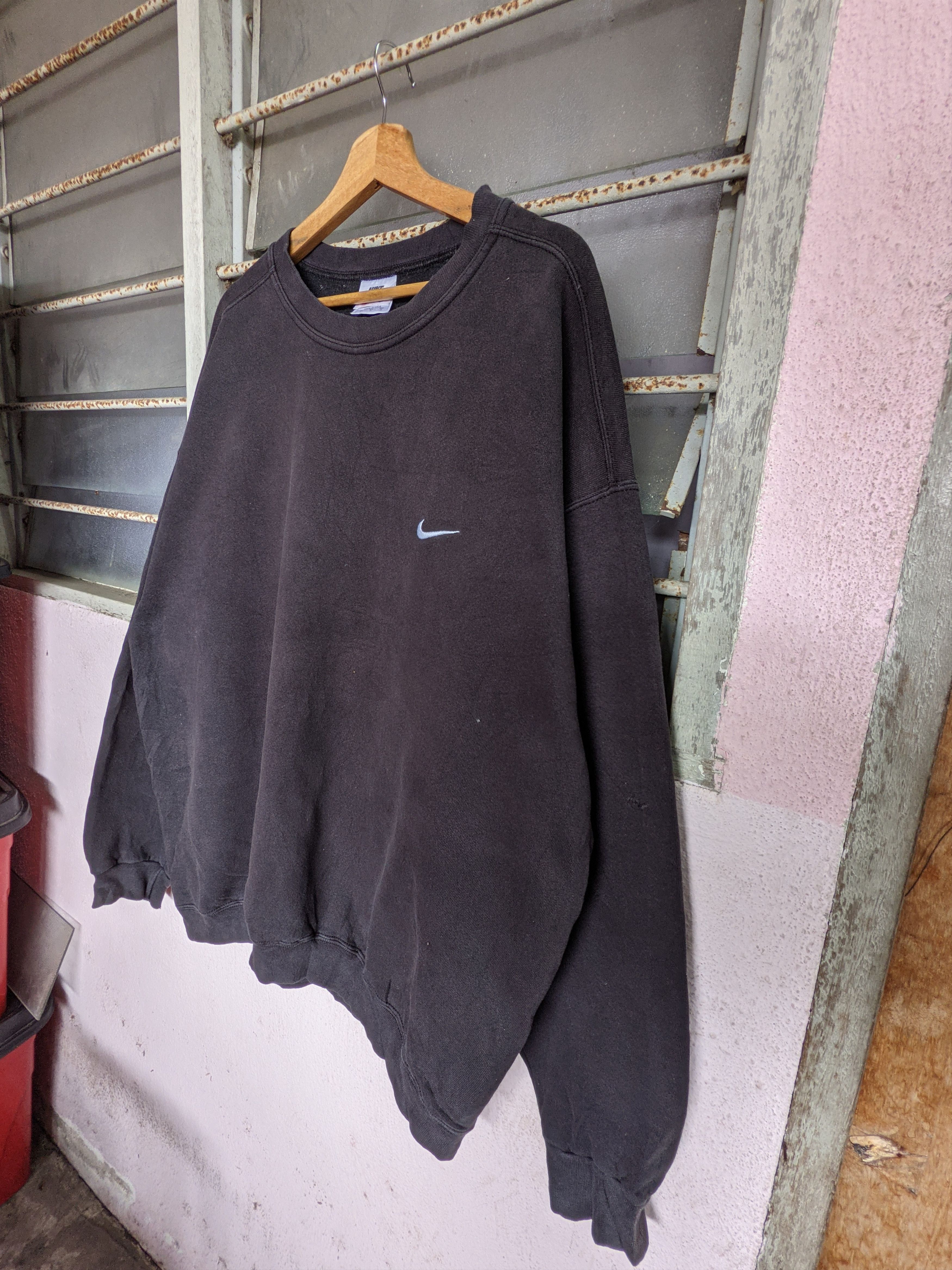 Nike Distressed Vintage Nike baggy sweatshirt Size US XL / EU 56 / 4 - 4 Thumbnail