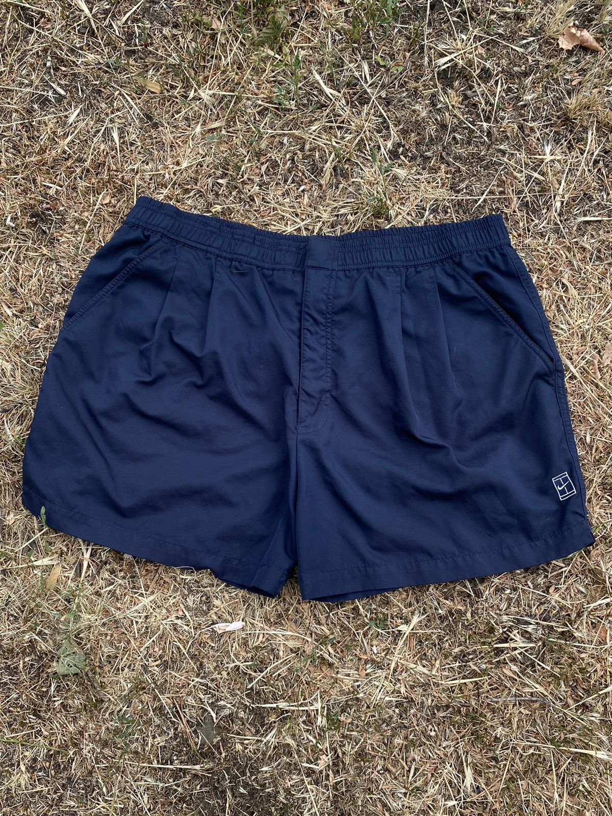 Nike Vintage Nike shorts streetwear swoosh casual y2k size XL Size US 36 / EU 52 - 1 Thumbnail