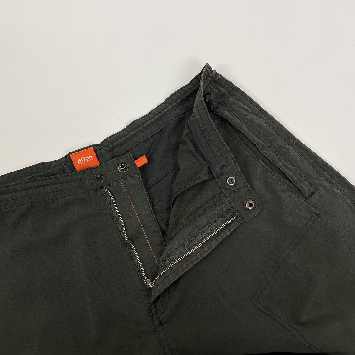 Hugo Boss Faded Hugo Boss Casual Pants Size 50 Size US 32 / EU 48 - 18 Thumbnail