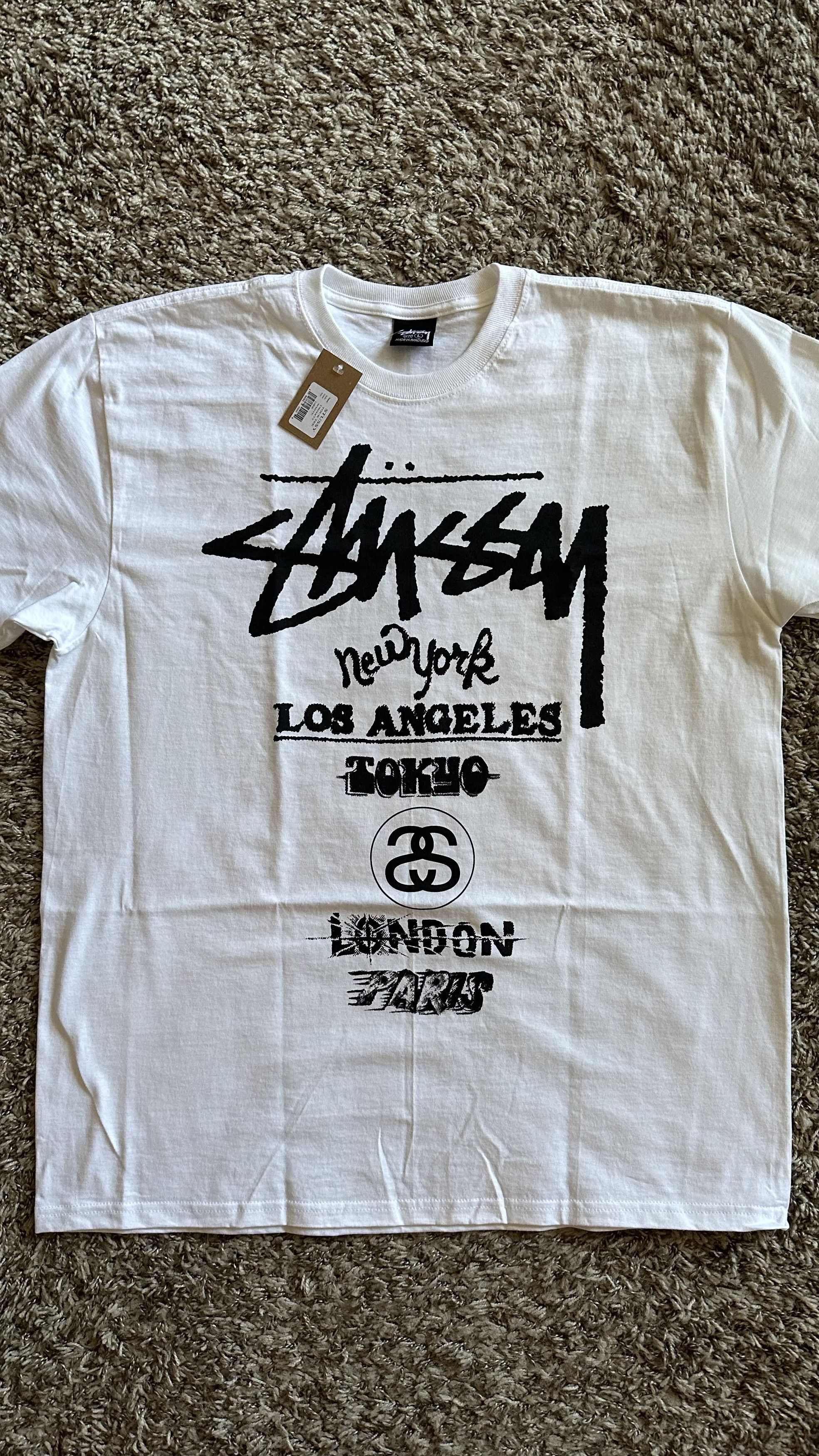 【Stussy】◆Stock Camo T-Shirt Camo White◆大人気・関税込◆ Stüssy: Men's Stock Camo Tee (Camo/White) | DSMNY E-SHOP