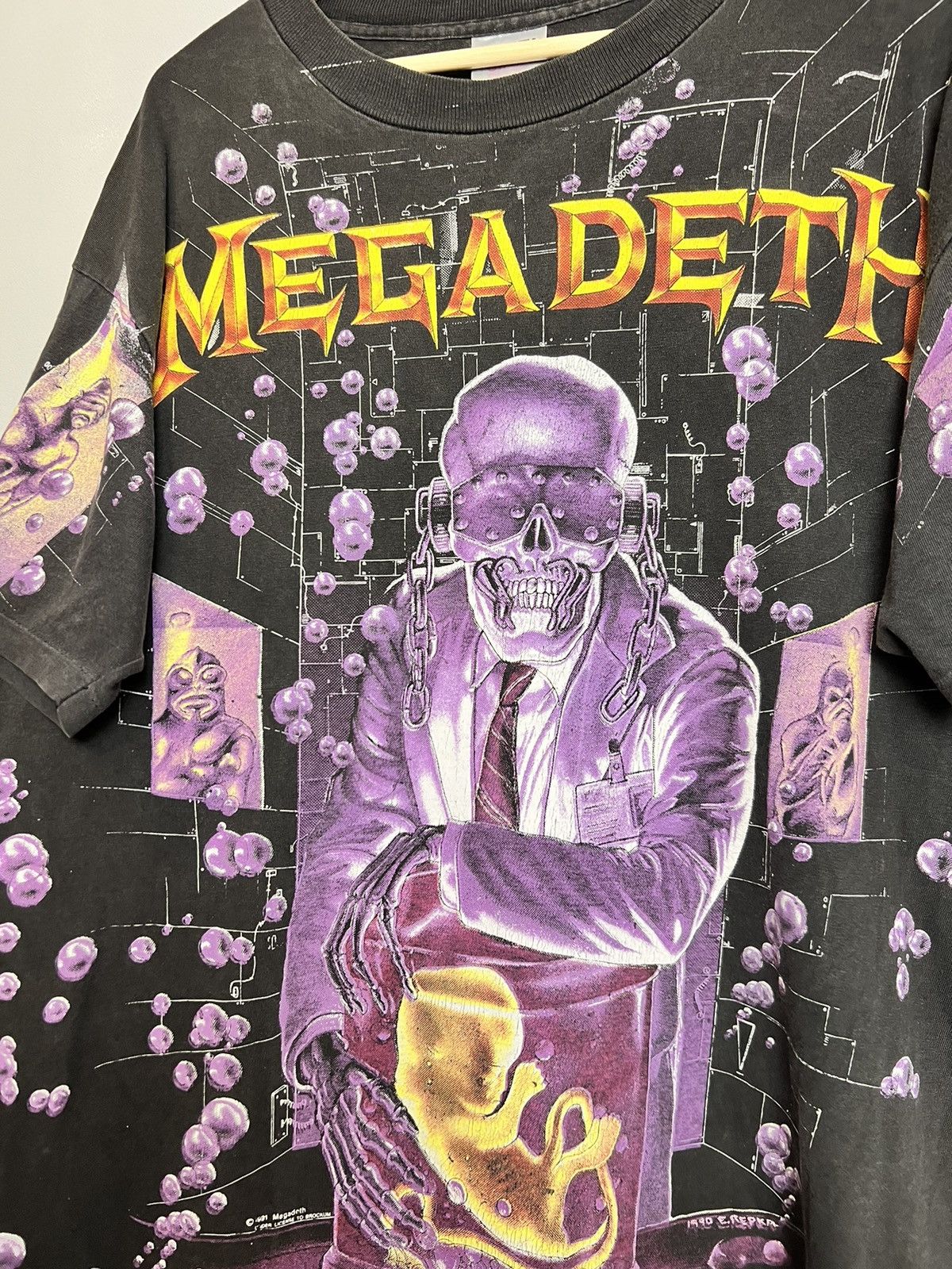 Band Tees 90s Vintage 1991 Megadeth Rock Heavy AOP Metal Band T-Shirt Size US XL / EU 56 / 4 - 5 Thumbnail