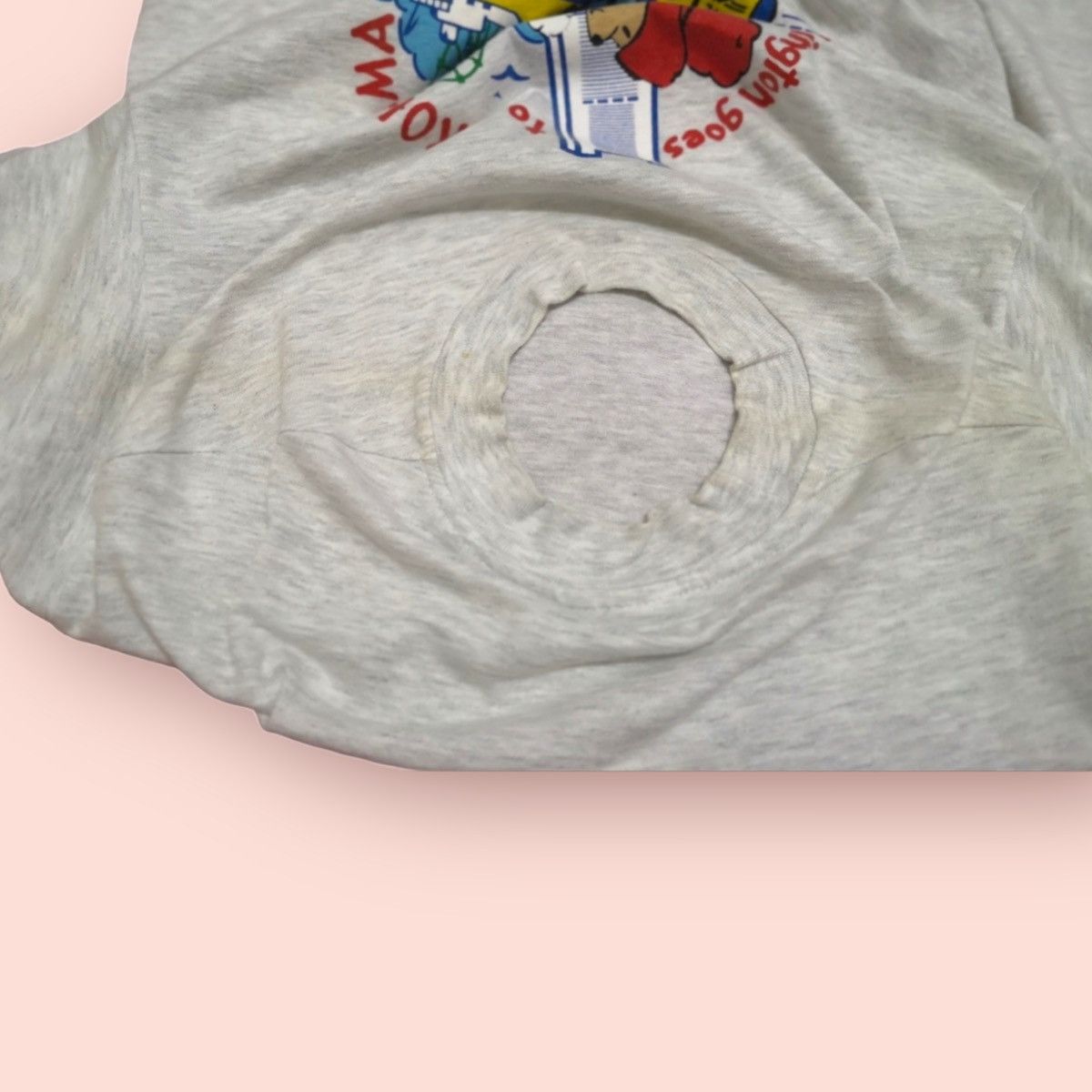 Hanes × Vintage 1993 PADDINGTON BEAR GOES TO YOKOHAMA LANDMARK PLAZA Size US M / EU 48-50 / 2 - 9 Thumbnail