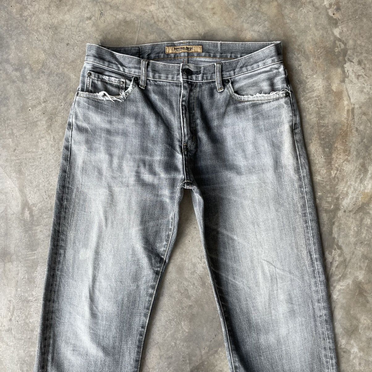 Japanese Brand Vintage Japanese Faded Black Denim Jeans Pants W33x33.5 Size US 33 - 3 Thumbnail