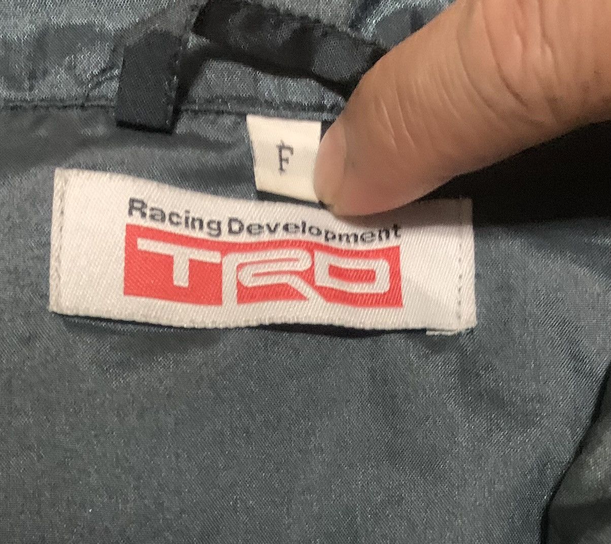 Vintage Vintage 90s Toyota TRD Big Logo Windbreaker Jacket Size US L / EU 52-54 / 3 - 5 Thumbnail