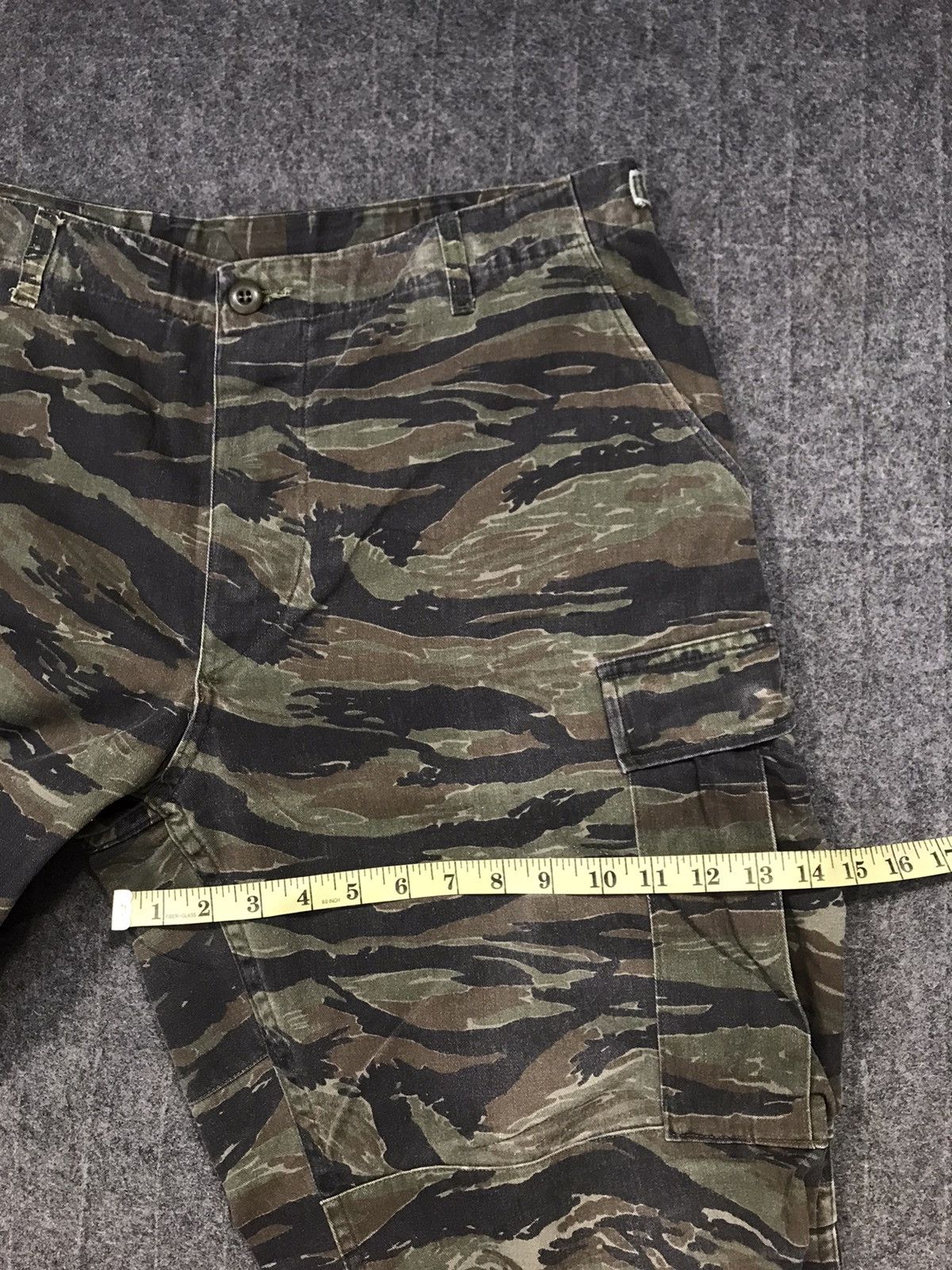Vintage Vintage USA Tiger Camouflage Army Trousers Cargo Combat Size US 37 - 11 Thumbnail