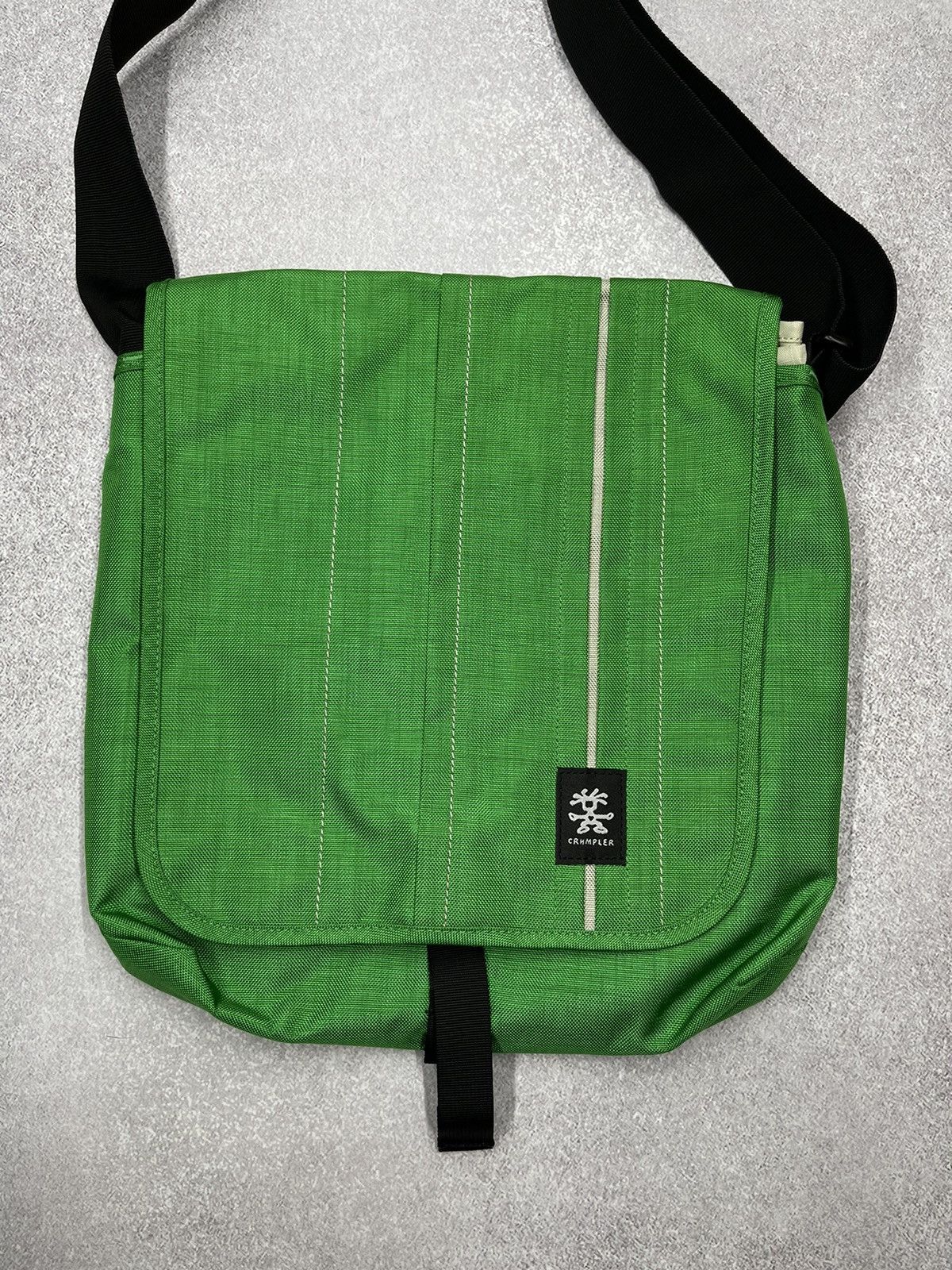 Crumpler Vintage Shoulder Hand Sling Bag Crumpler Messenger Y2K Size ONE SIZE - 3 Thumbnail