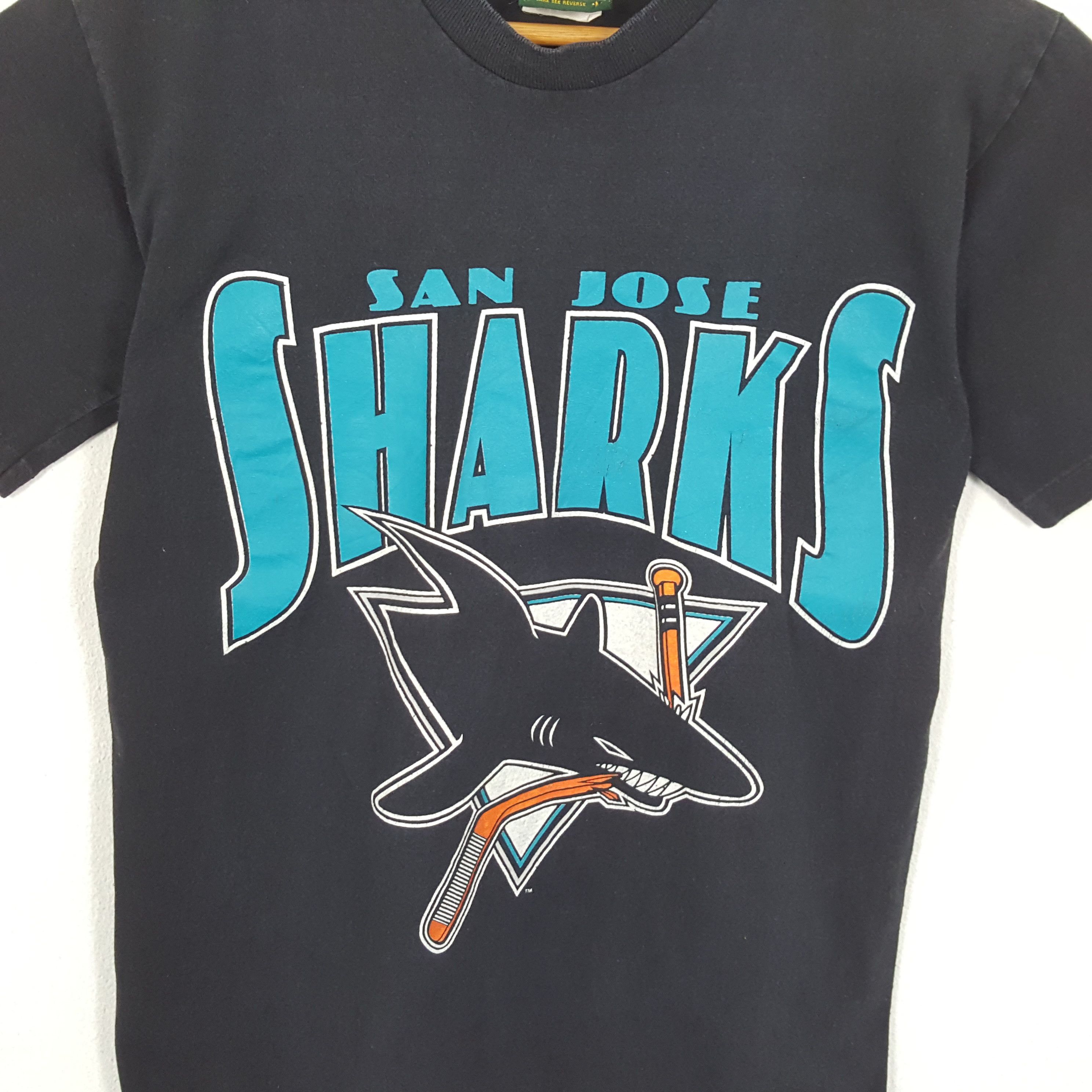 NFL × NHL × Vintage Vintage SAN JOSE SHARKS Hockey Ice NFL Team T-Shirts Size US M / EU 48-50 / 2 - 2 Thumbnail