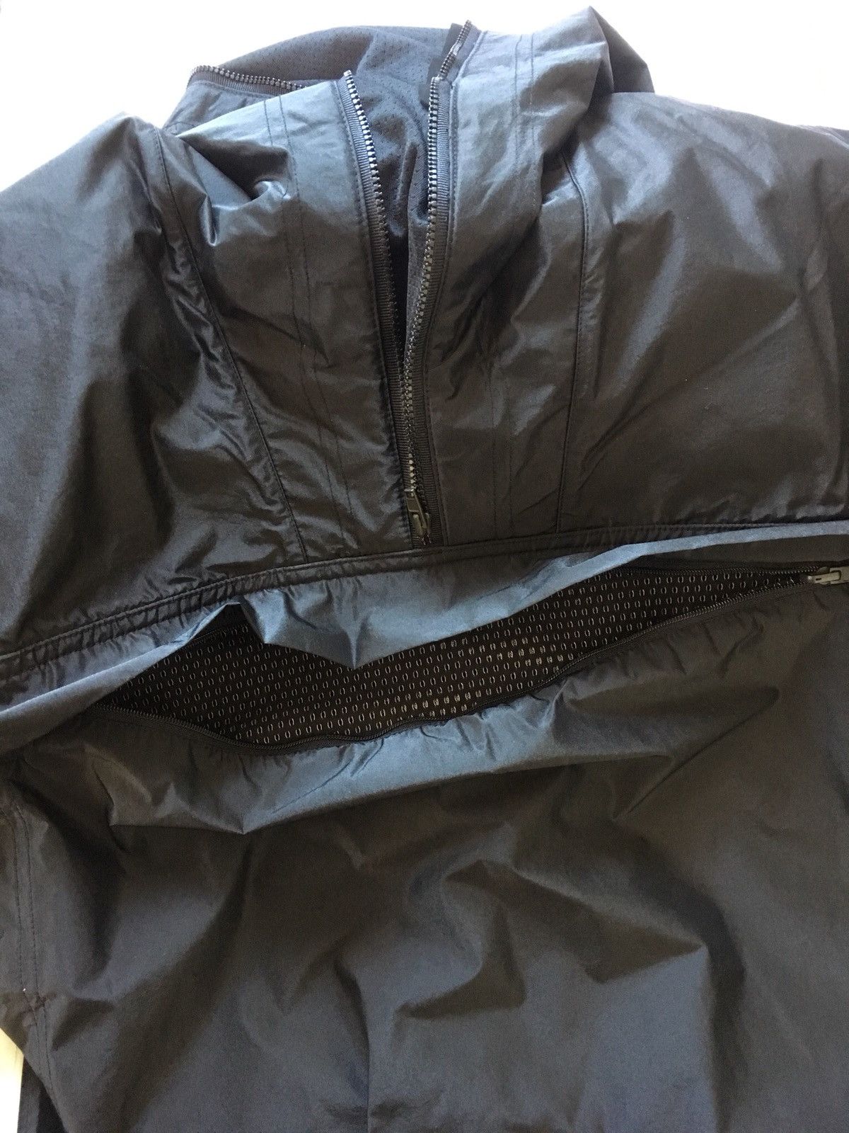Adidas Adidas Day One Running ‘17 Carbon Windrunner Size US M / EU 48-50 / 2 - 14 Thumbnail